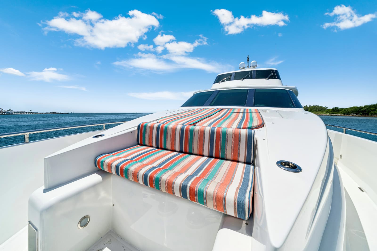 2006 Horizon 82 Skylounge - Photo 51