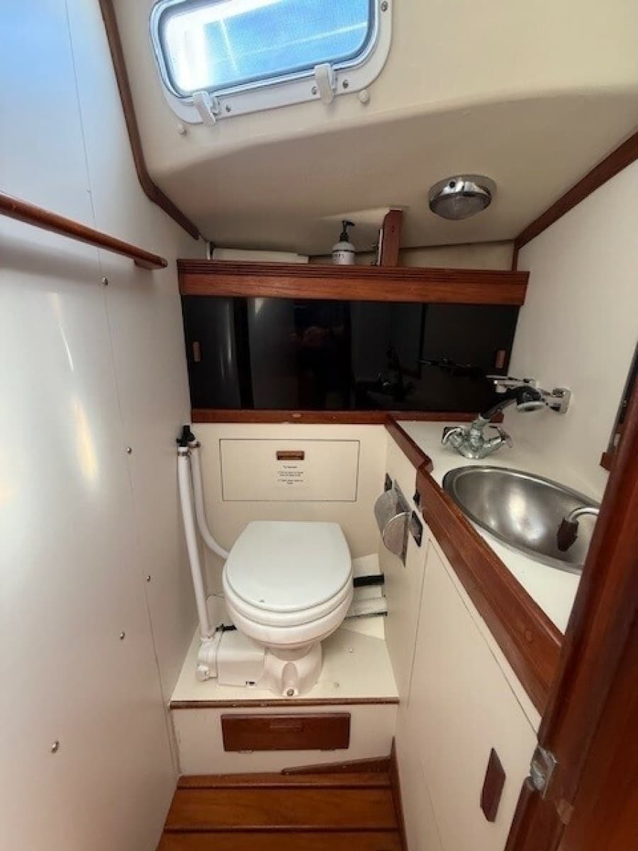 1988 Sabre 42 CN Sloop - Photo 48