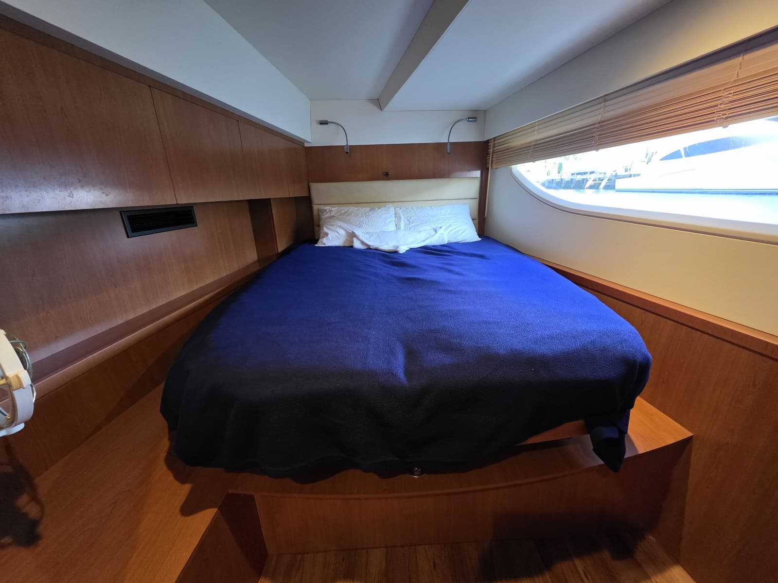 2016 Aquila 48 - Photo 19