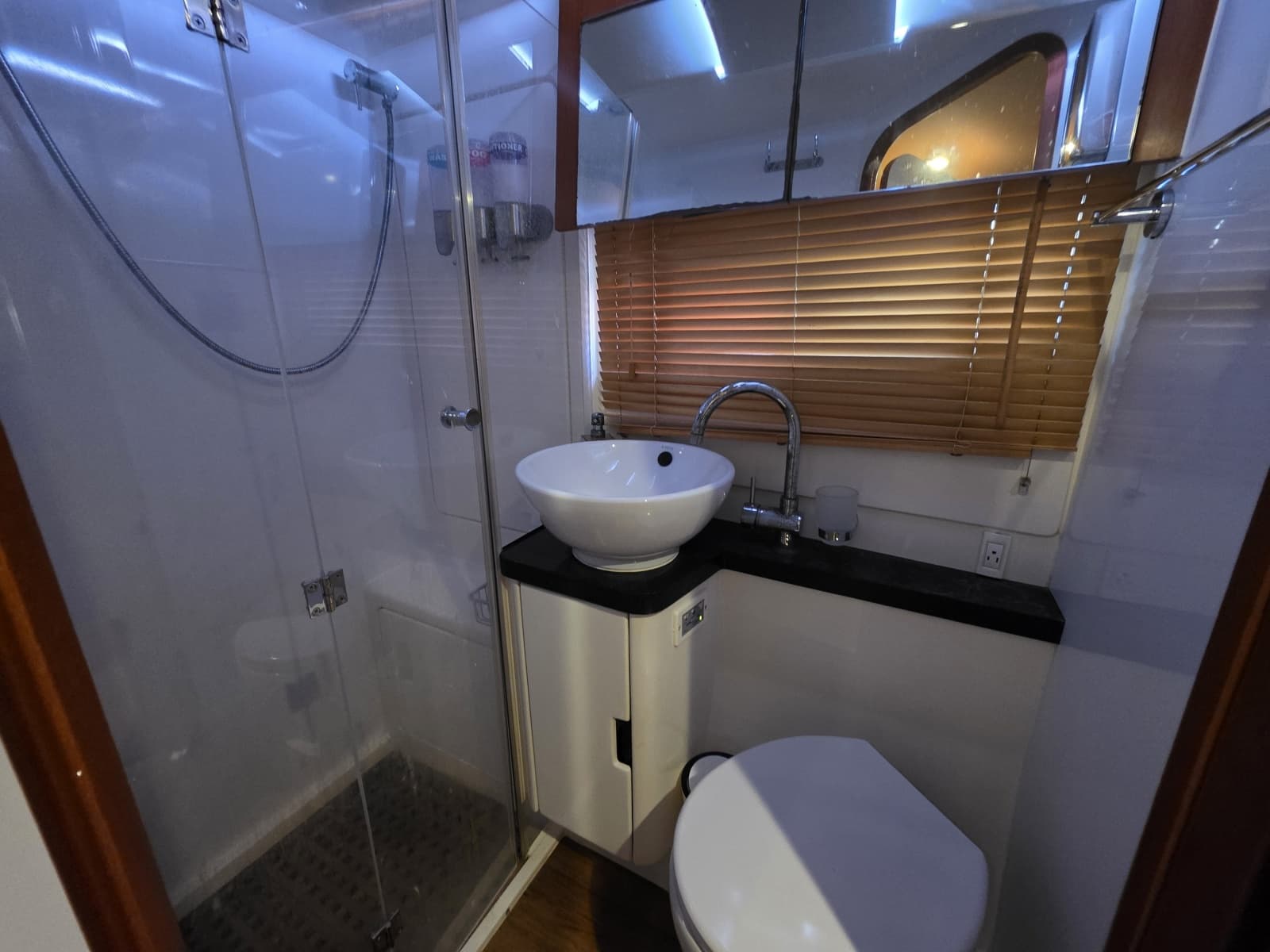 2016 Aquila 48 - Photo 16