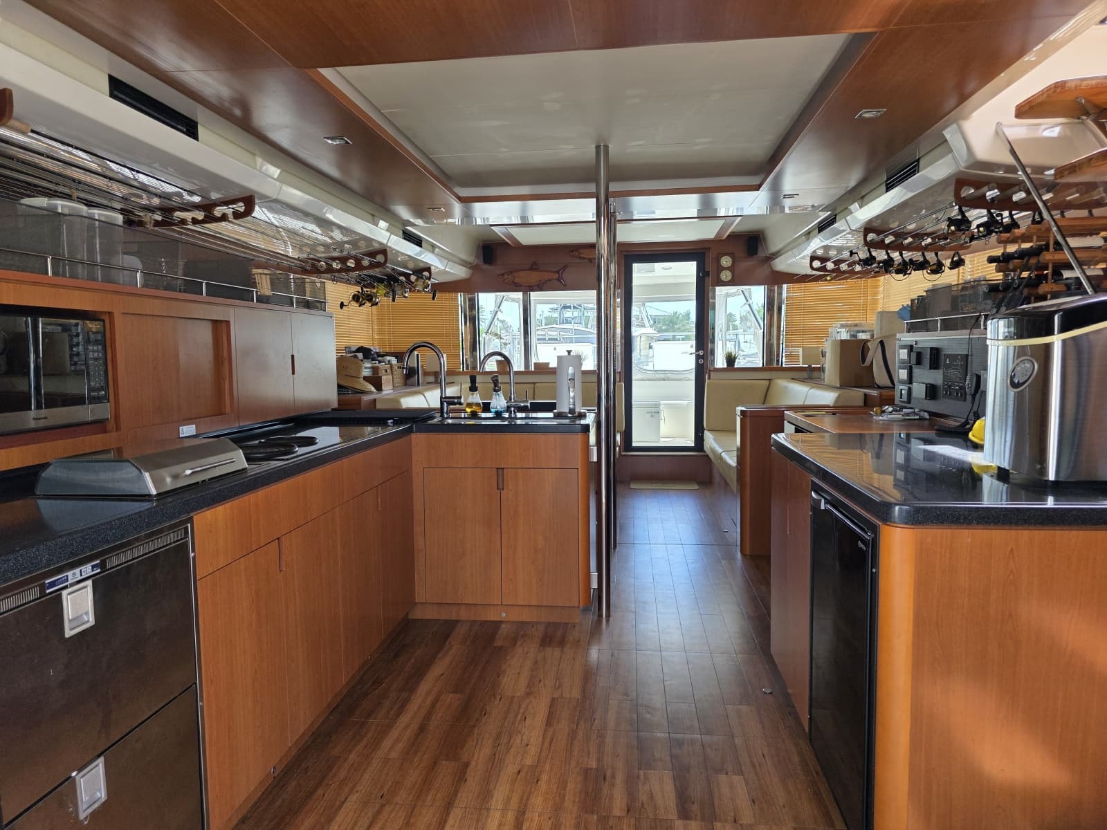 2016 Aquila 48 - Photo 10