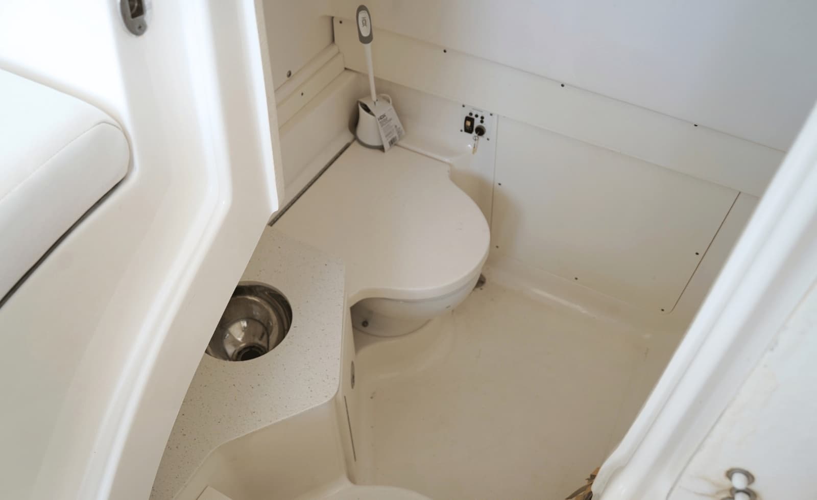 2020 Robalo 302 - Photo 52