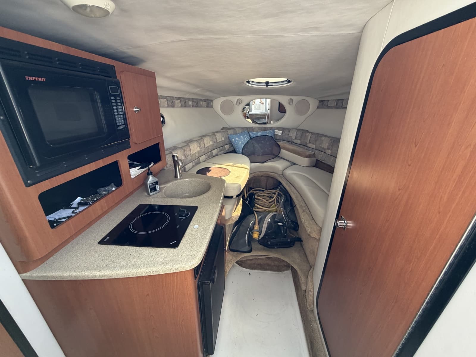2005 Crownline 250 CR - Photo 16