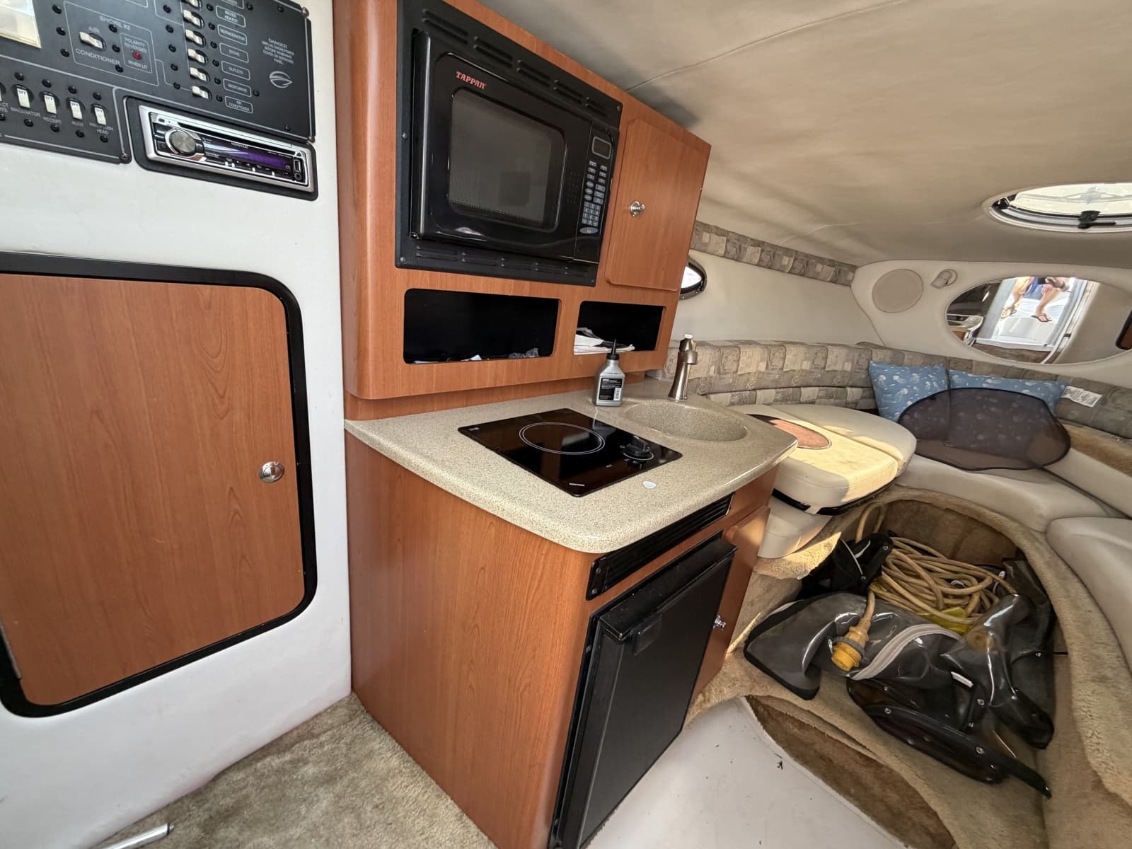 2005 Crownline 250 CR - Photo 17