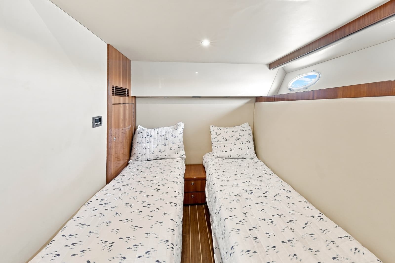 2009 Riviera 4700 Sport Yacht - Photo 22
