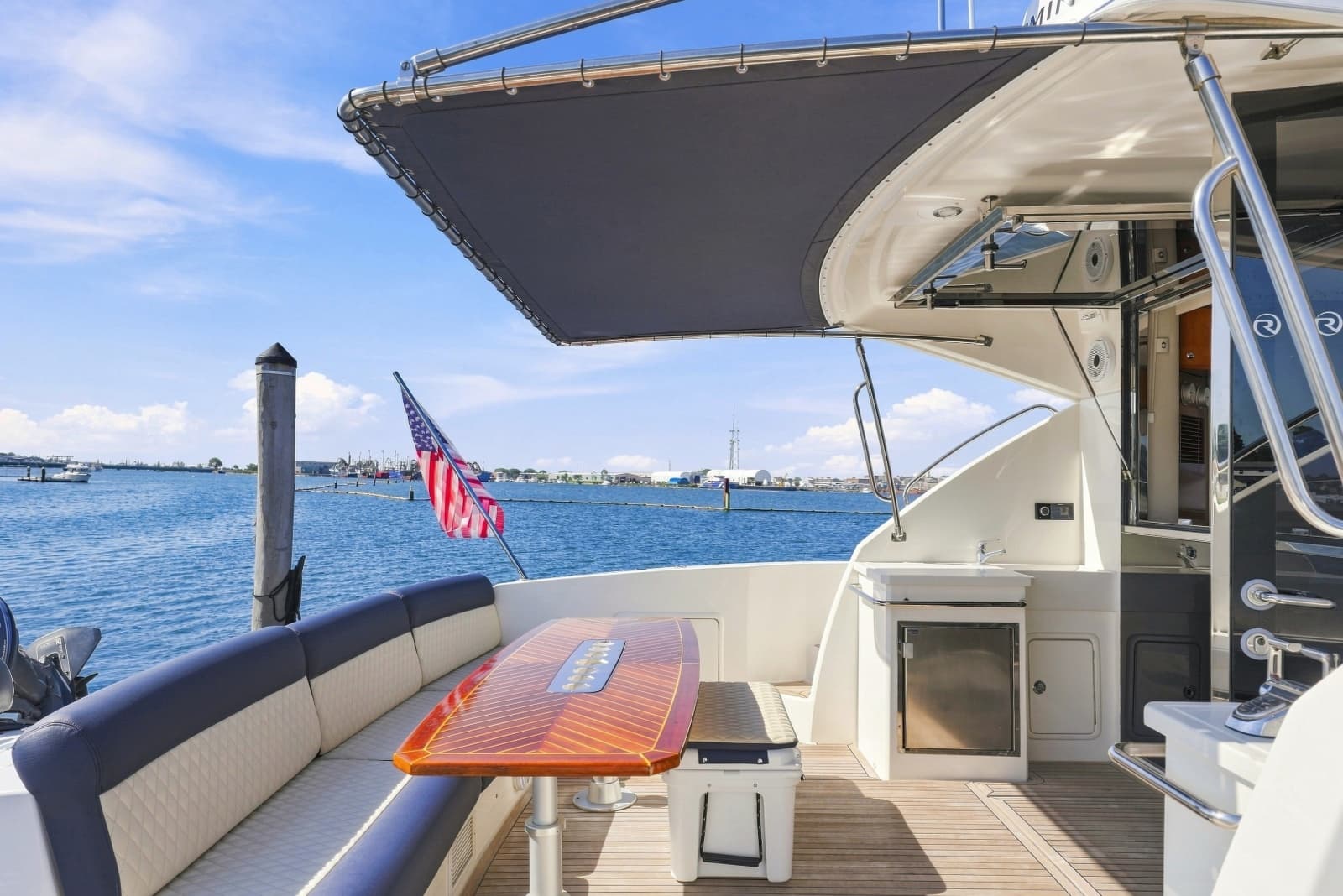 2009 Riviera 4700 Sport Yacht - Photo 7