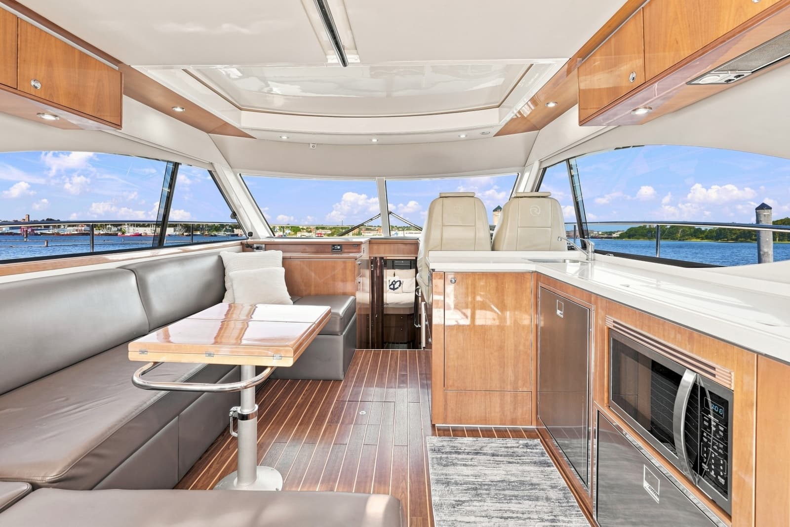 2009 Riviera 4700 Sport Yacht - Photo 9