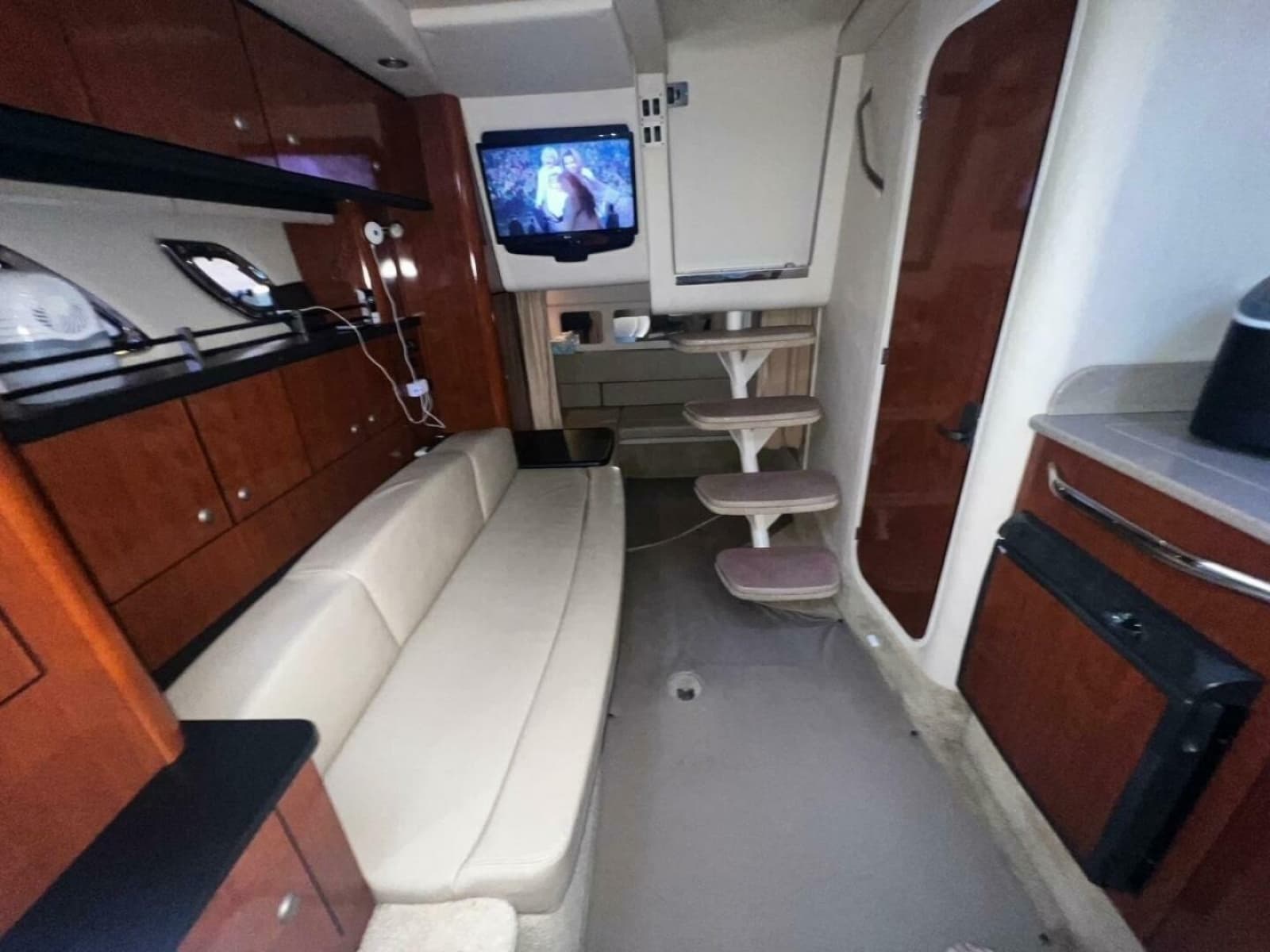 2007 Sea Ray 310 Sundancer - Photo 21