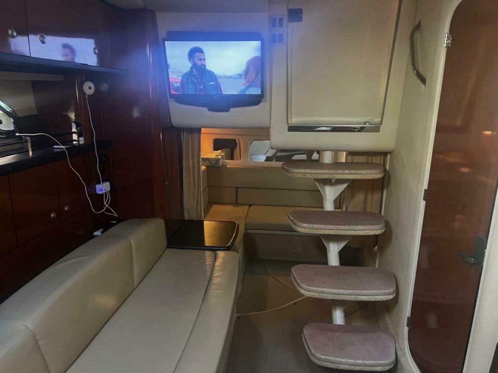2007 Sea Ray 310 Sundancer - Photo 24