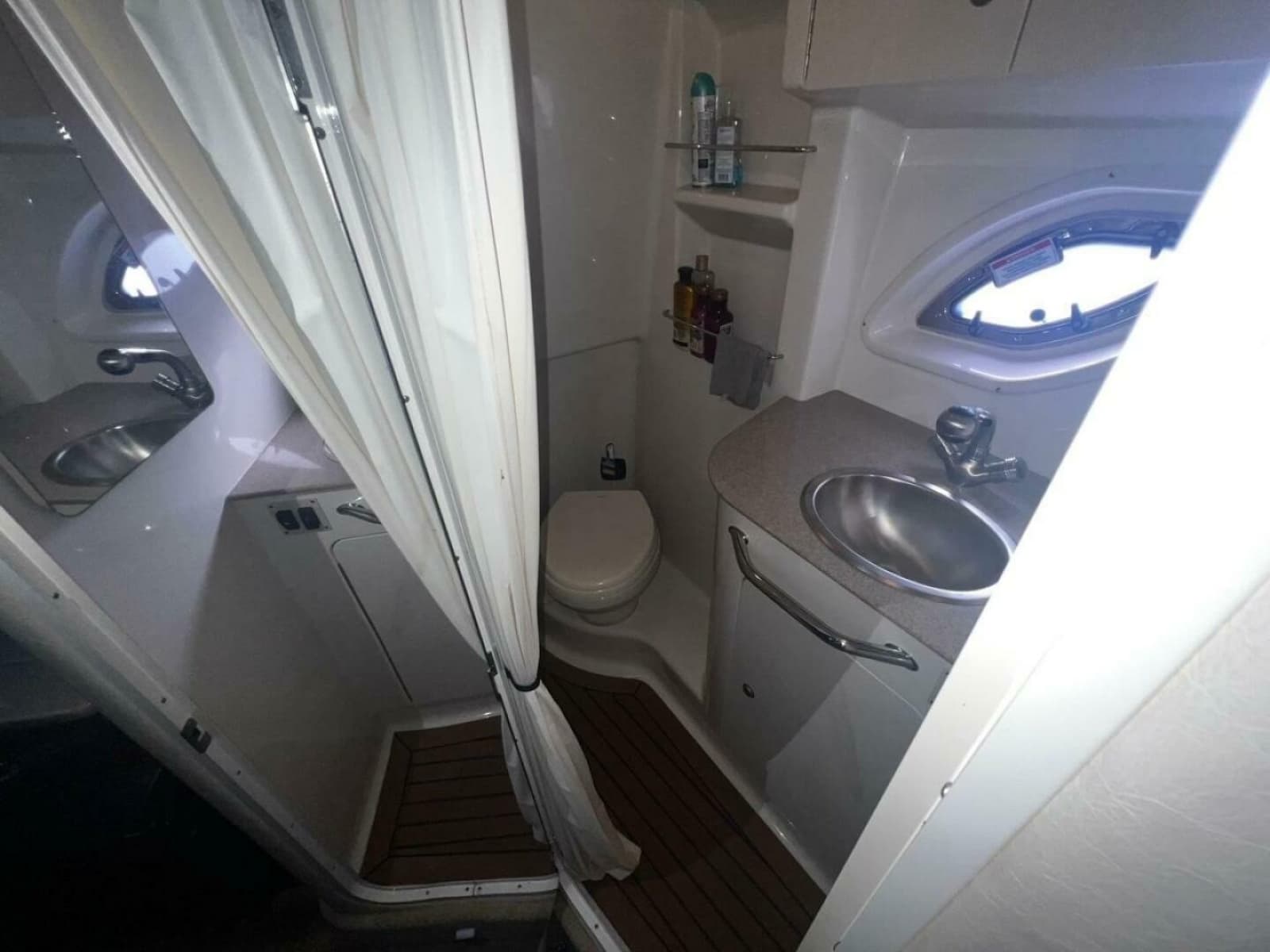2007 Sea Ray 310 Sundancer - Photo 31