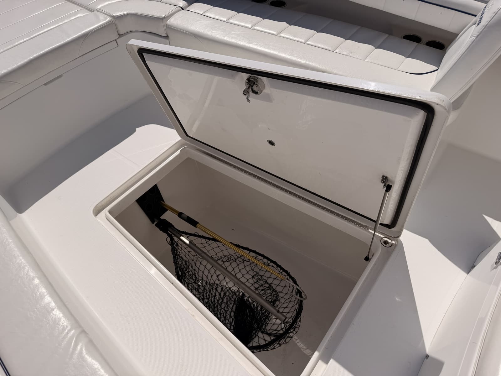 2016 Regulator 34CC - Photo 37
