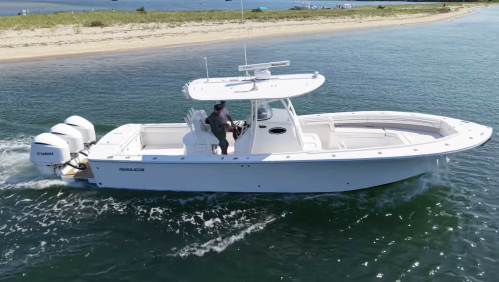 2016 Regulator 34CC - Photo 1