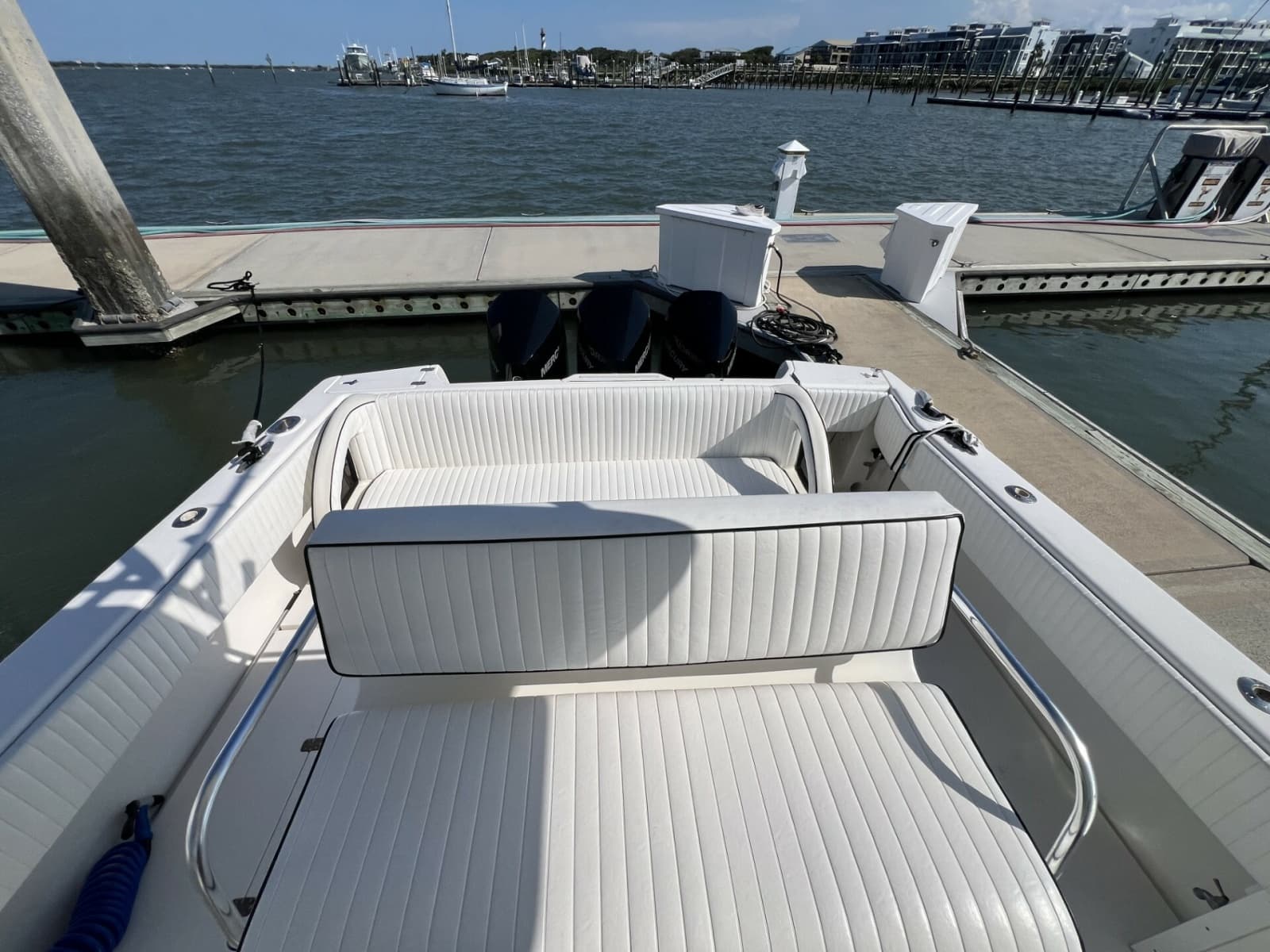 2007 Intrepid 377 Walkaround - Photo 26