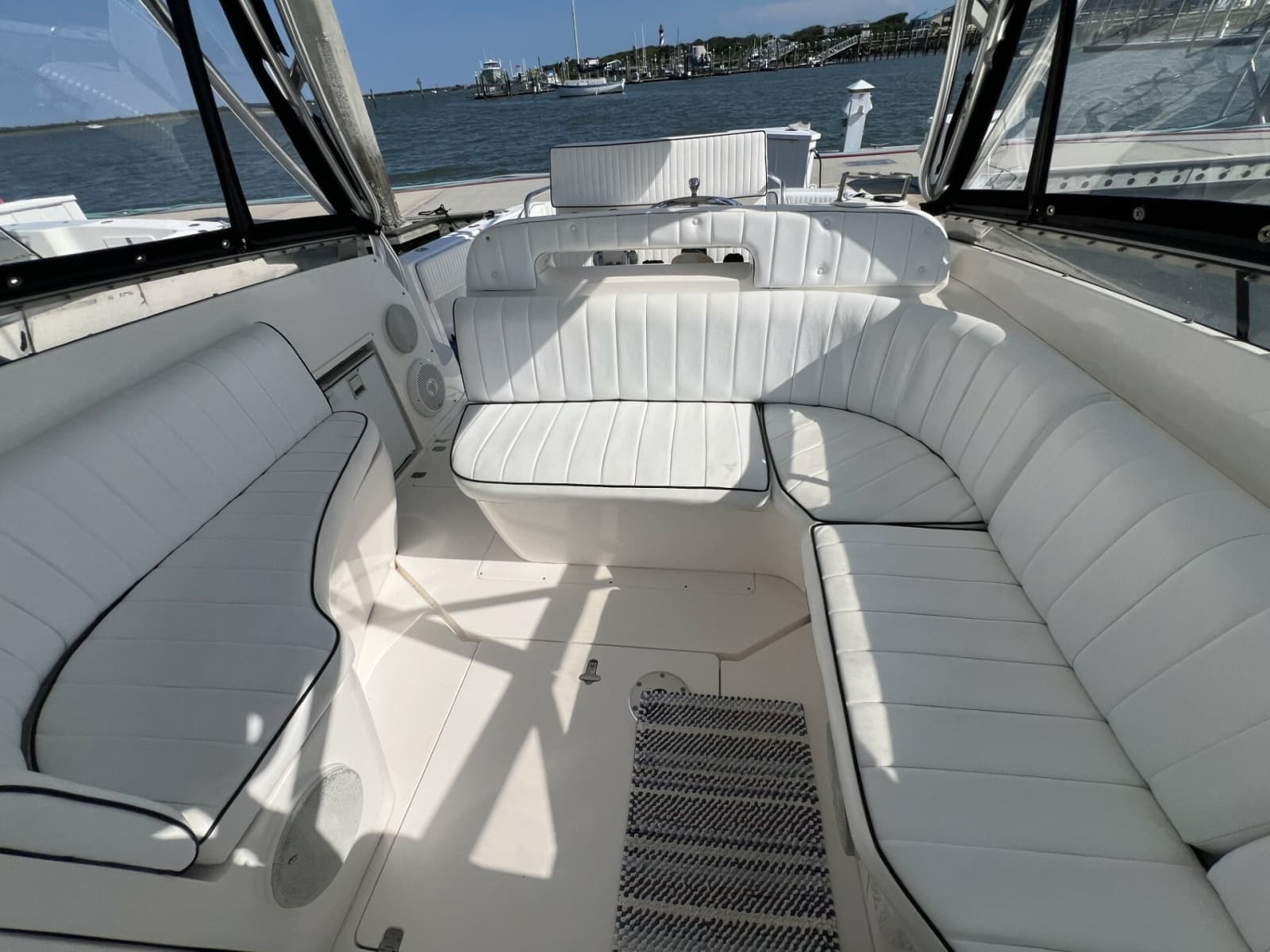2007 Intrepid 377 Walkaround - Photo 24