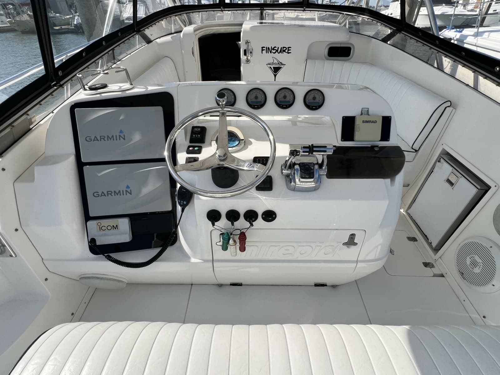 2007 Intrepid 377 Walkaround - Photo 17