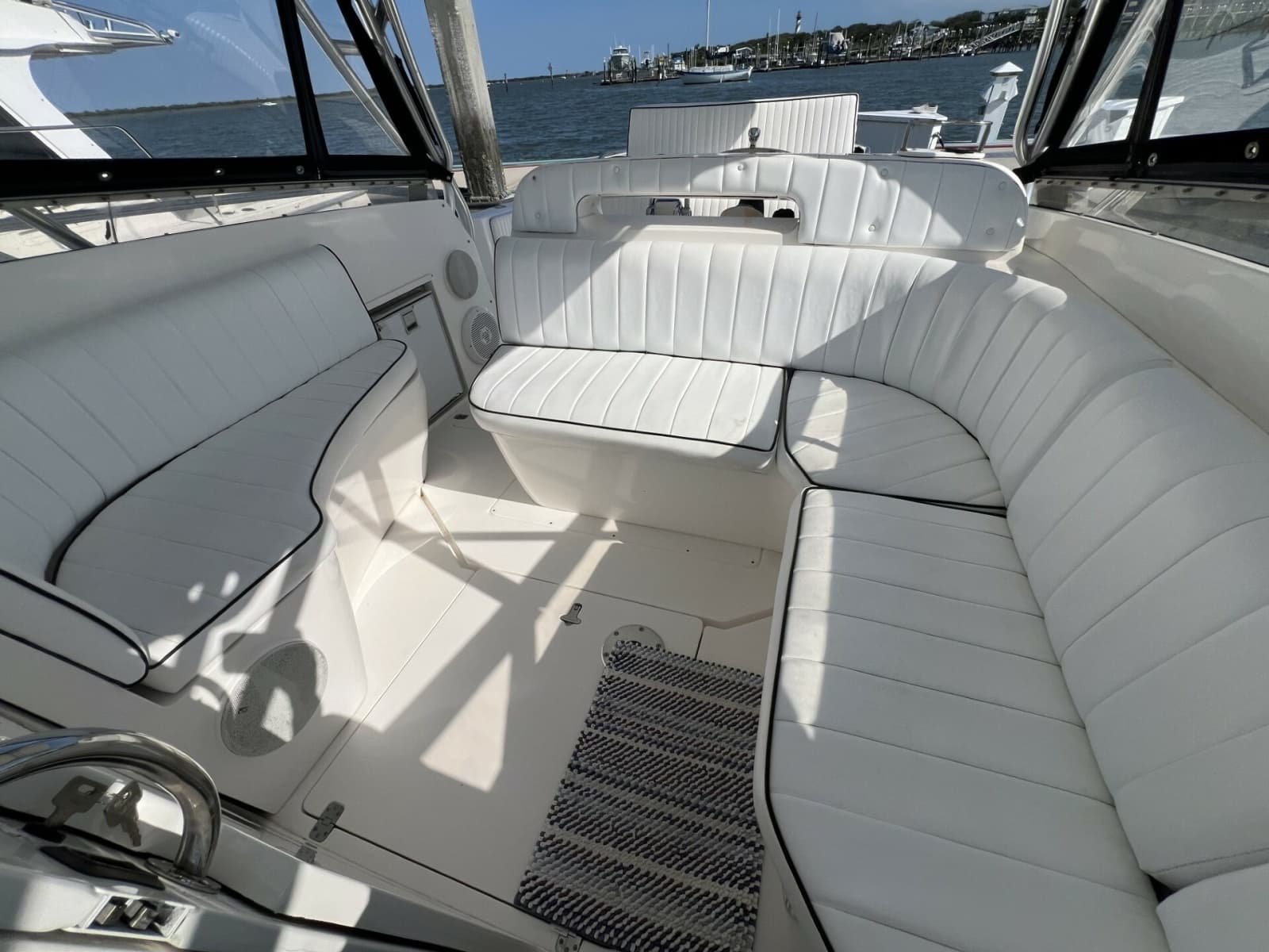 2007 Intrepid 377 Walkaround - Photo 23