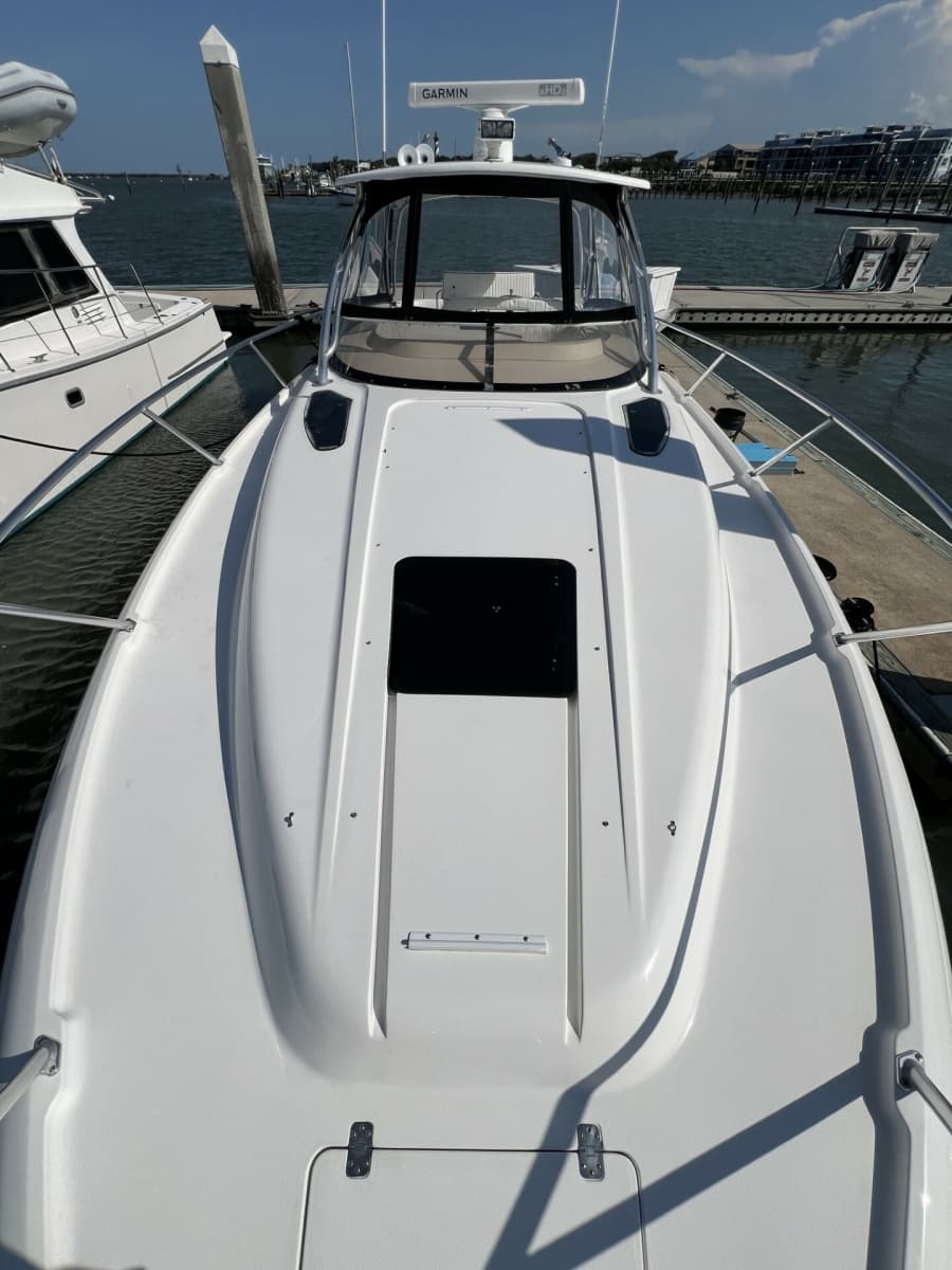 2007 Intrepid 377 Walkaround - Photo 29