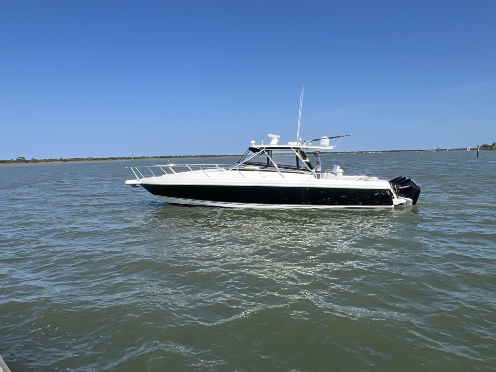2007 Intrepid 377 Walkaround - Photo 8