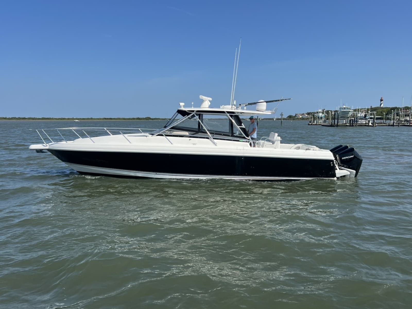 2007 Intrepid 377 Walkaround - Photo 5
