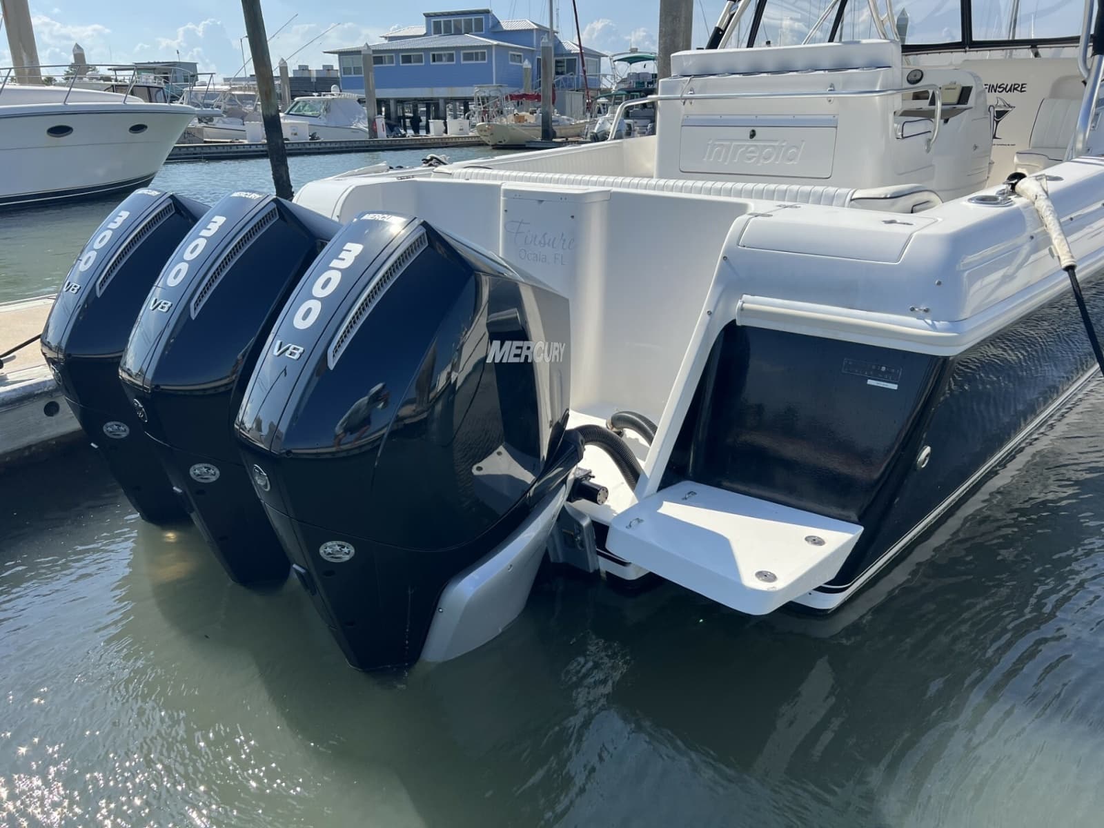 2007 Intrepid 377 Walkaround - Photo 11