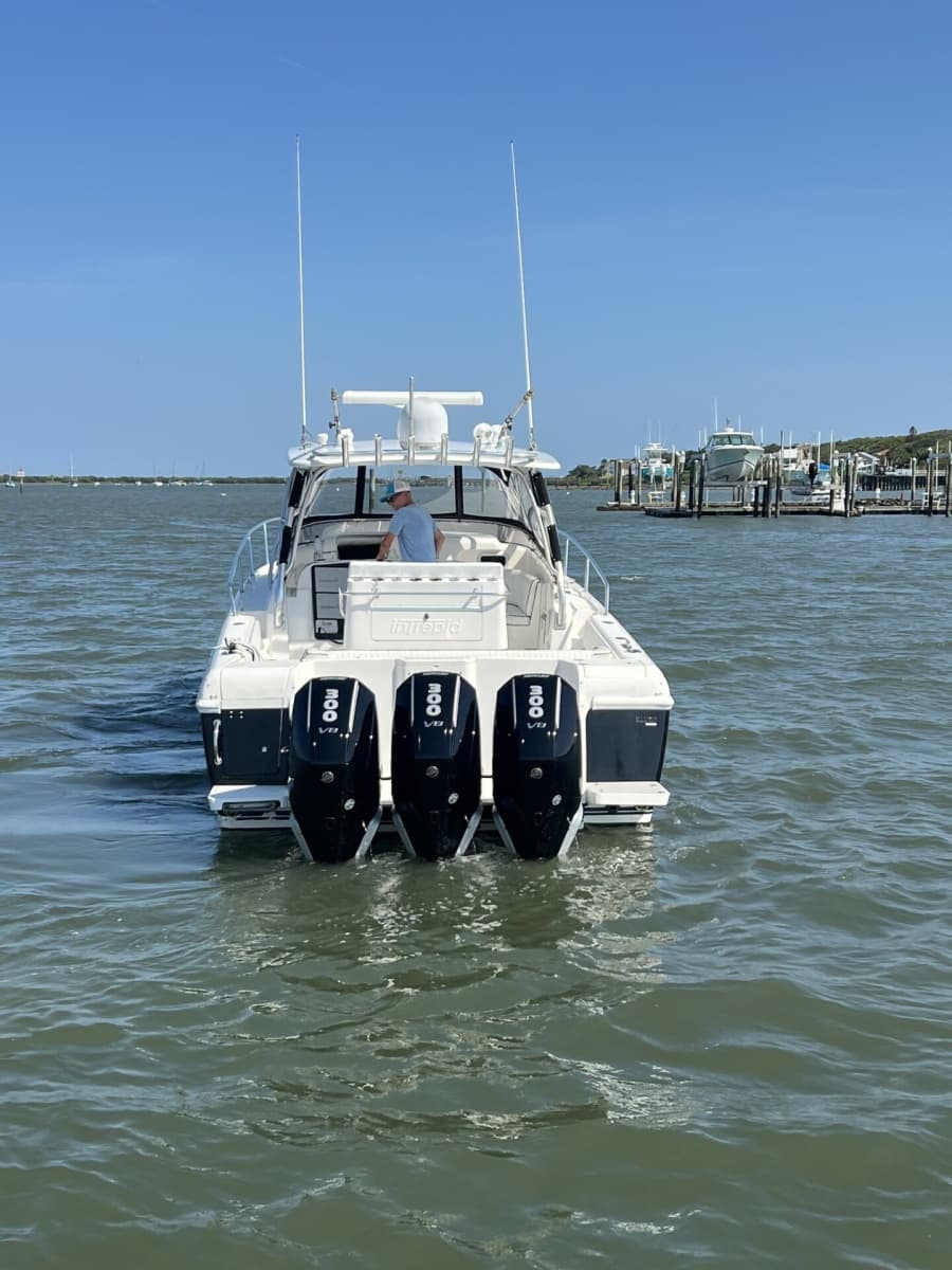 2007 Intrepid 377 Walkaround - Photo 4