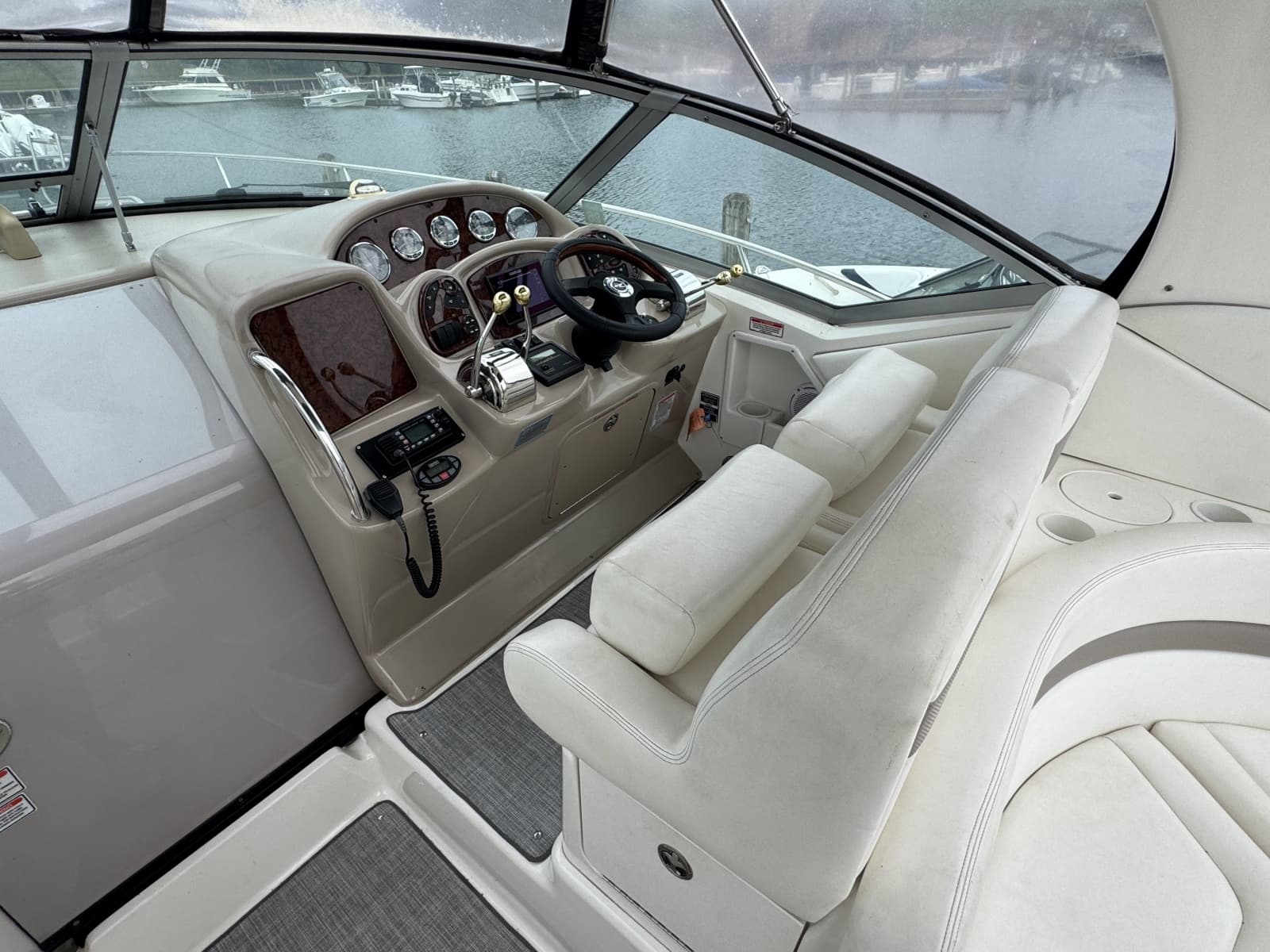 2004 Sea Ray 320 Sundancer - Photo 7