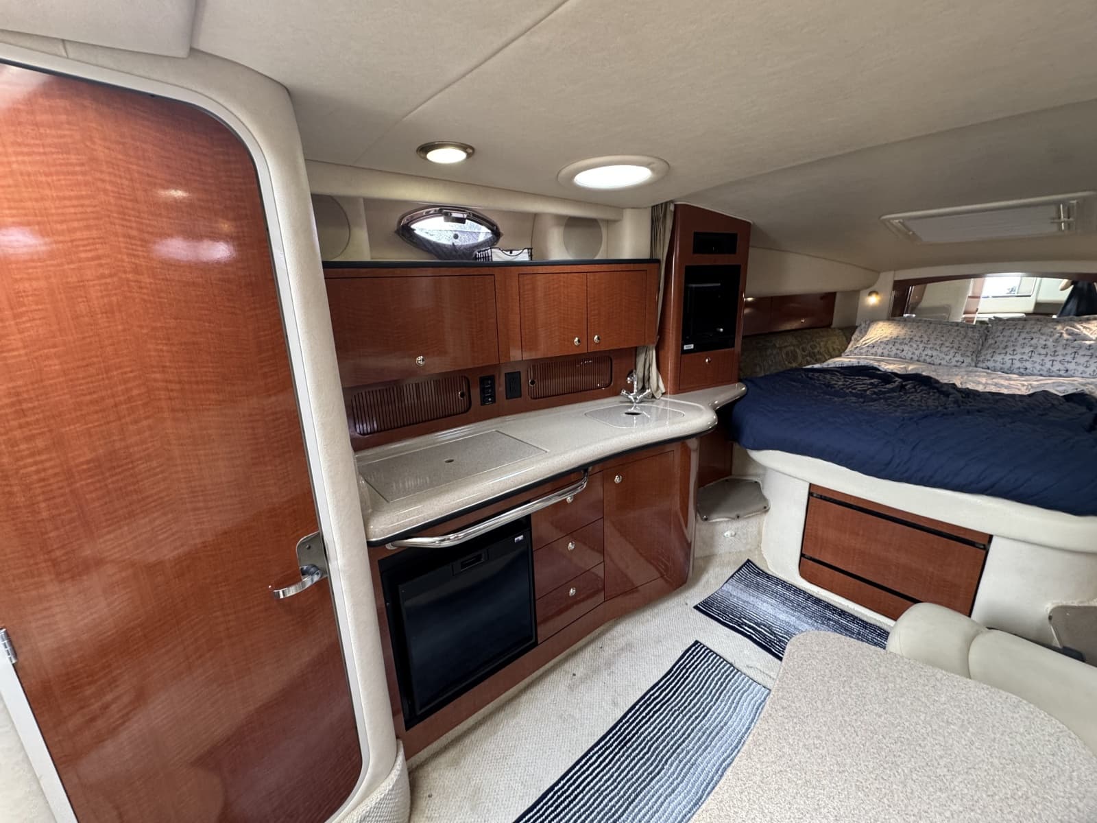 2004 Sea Ray 320 Sundancer - Photo 10