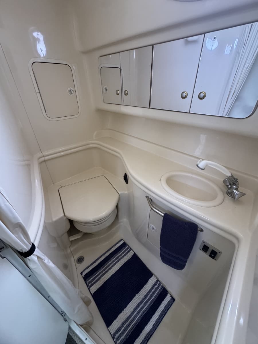 2004 Sea Ray 320 Sundancer - Photo 15