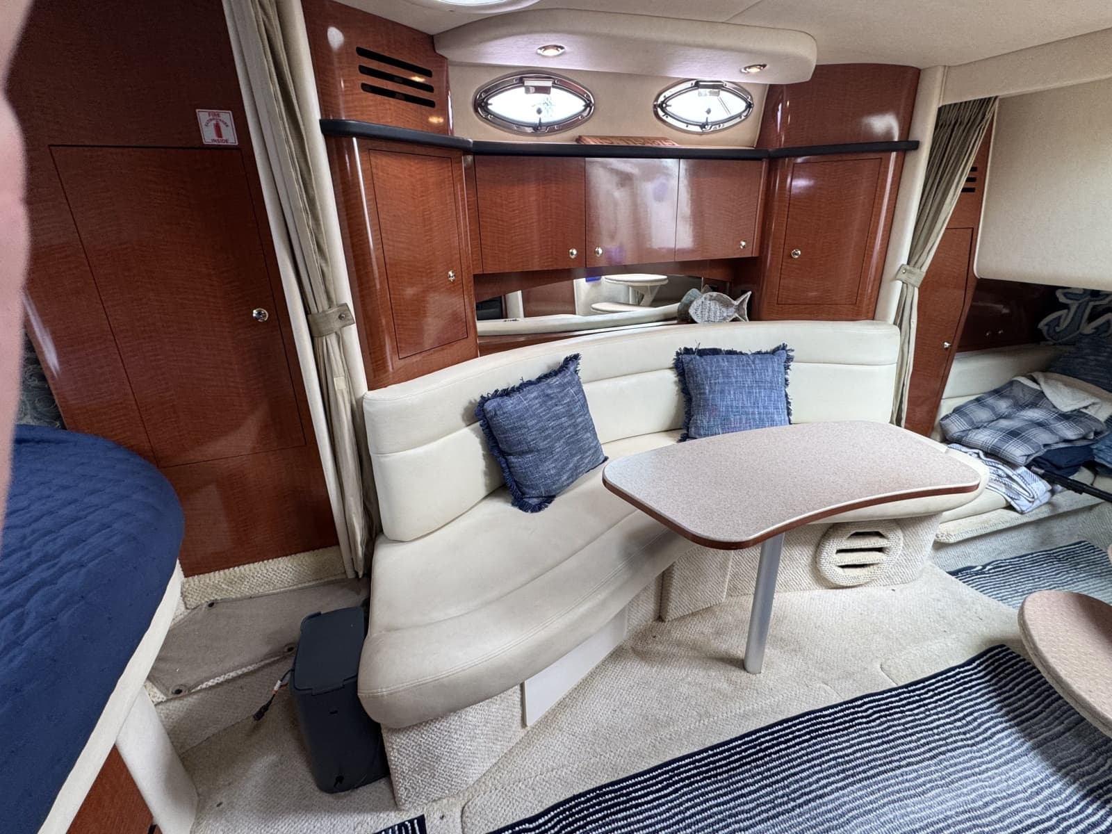 2004 Sea Ray 320 Sundancer - Photo 13