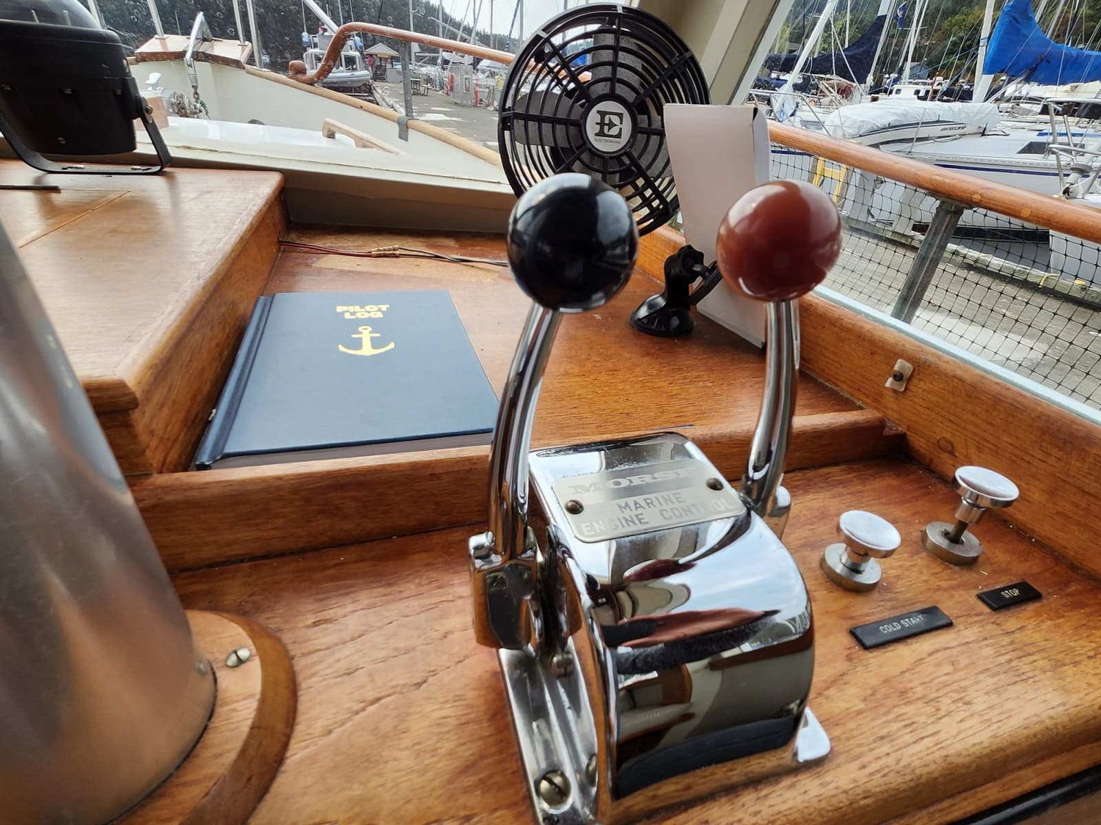 1974 Grand Banks 32 - Photo 10