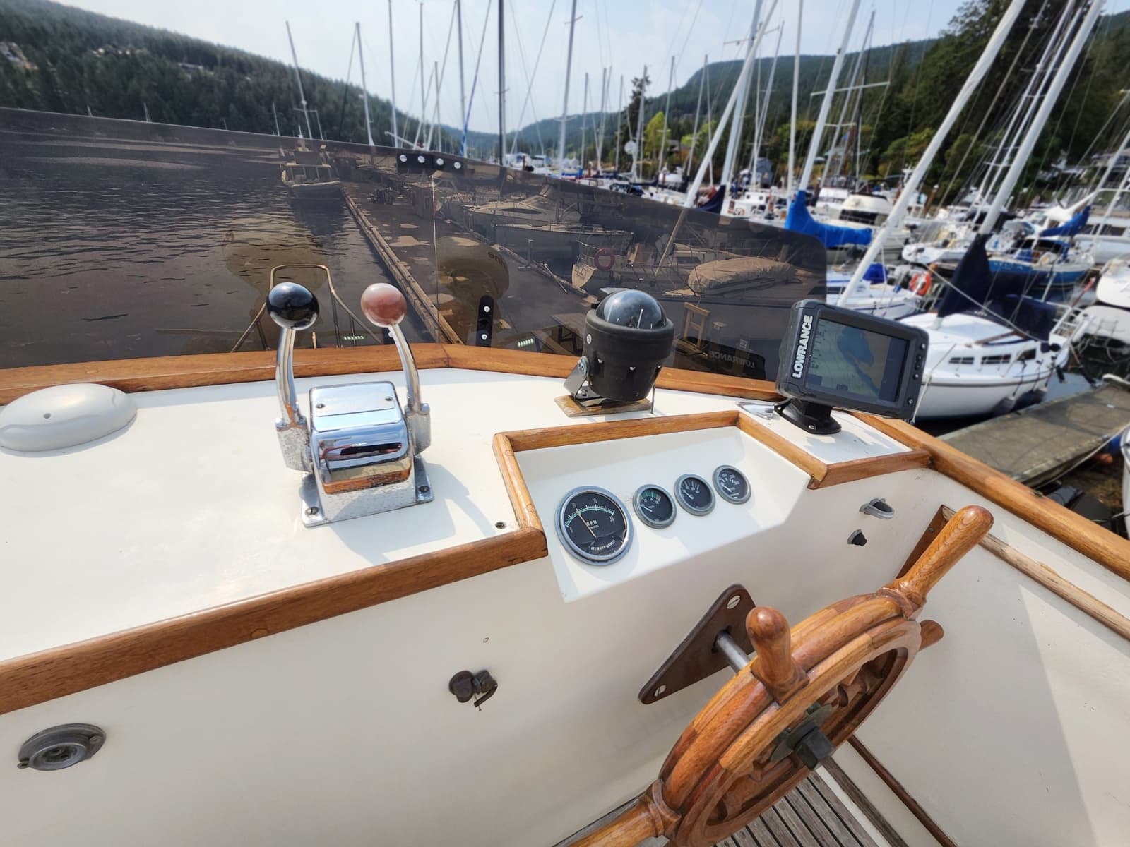 1974 Grand Banks 32 - Photo 18