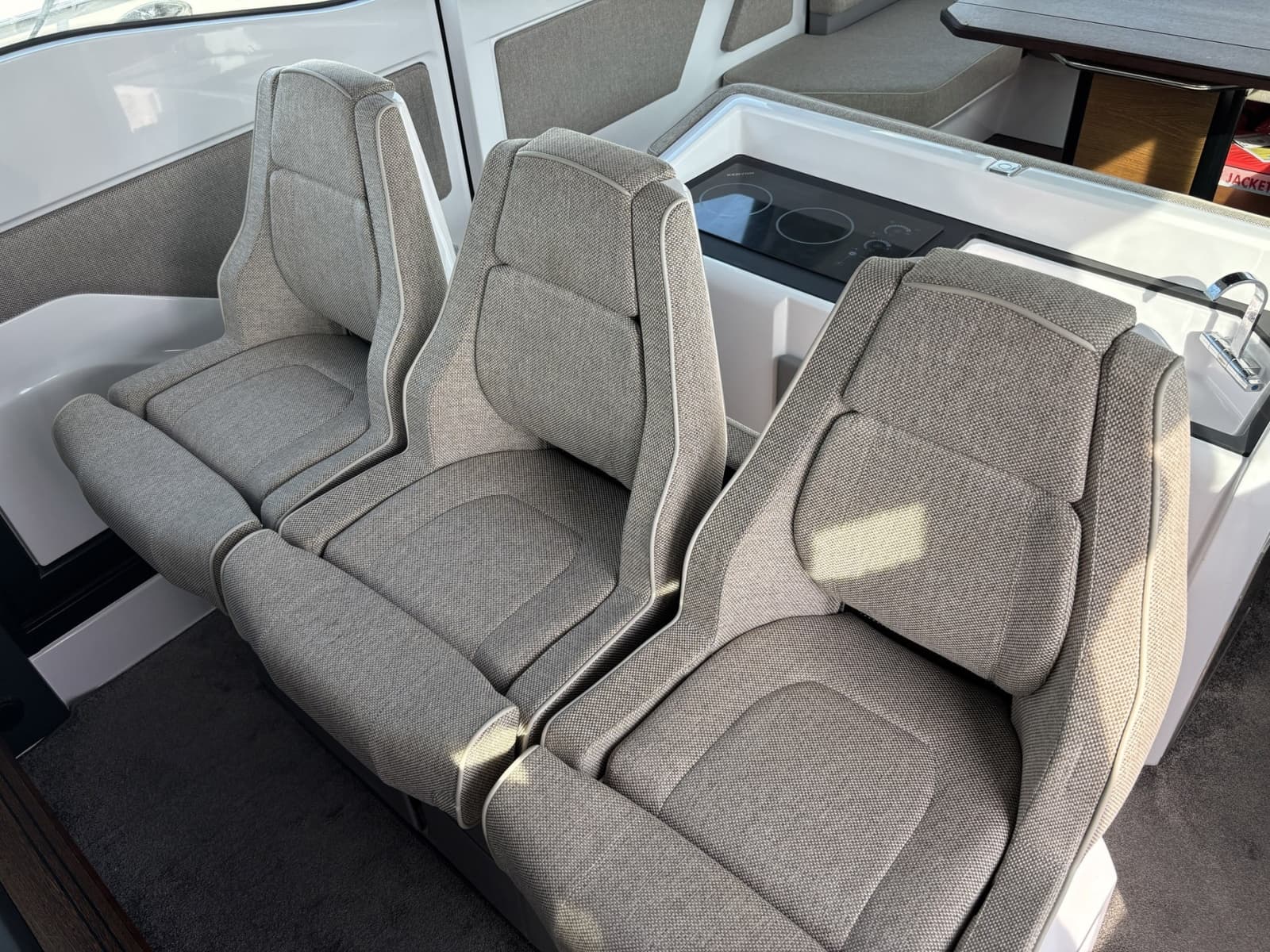 2023 Axopar 45 XC Cross Cabin - Photo 16