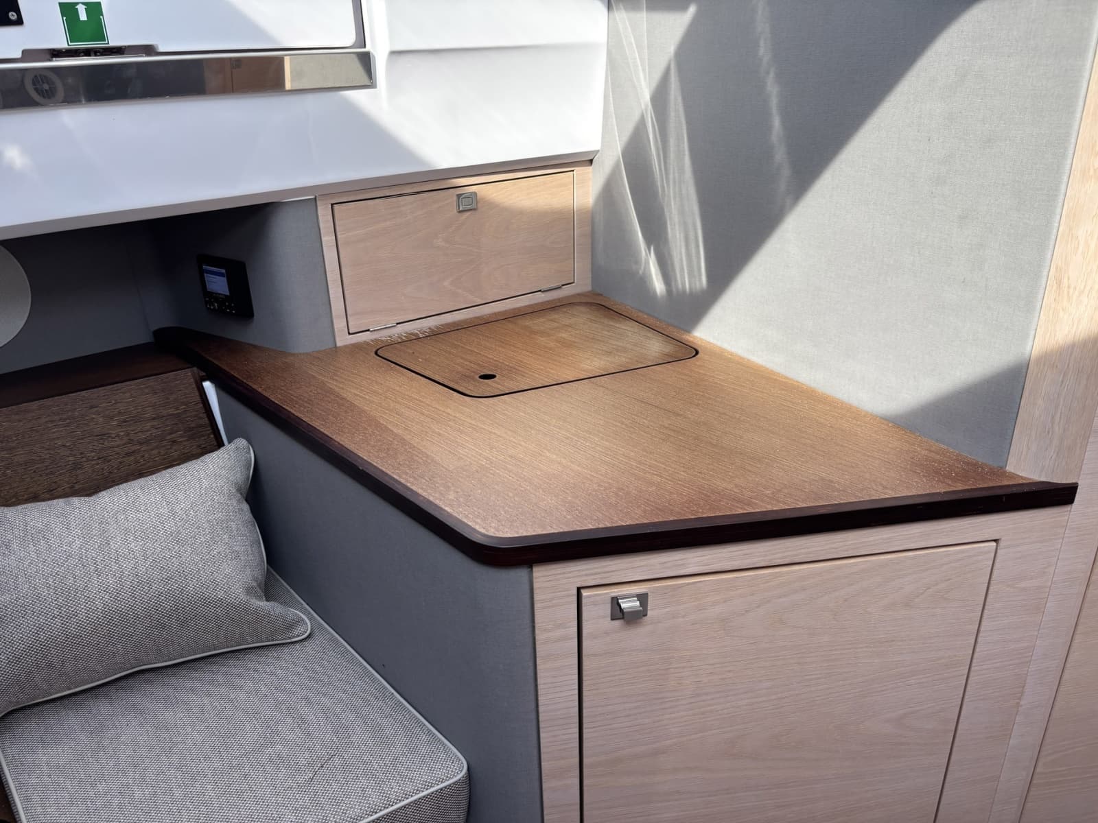 2023 Axopar 45 XC Cross Cabin - Photo 22