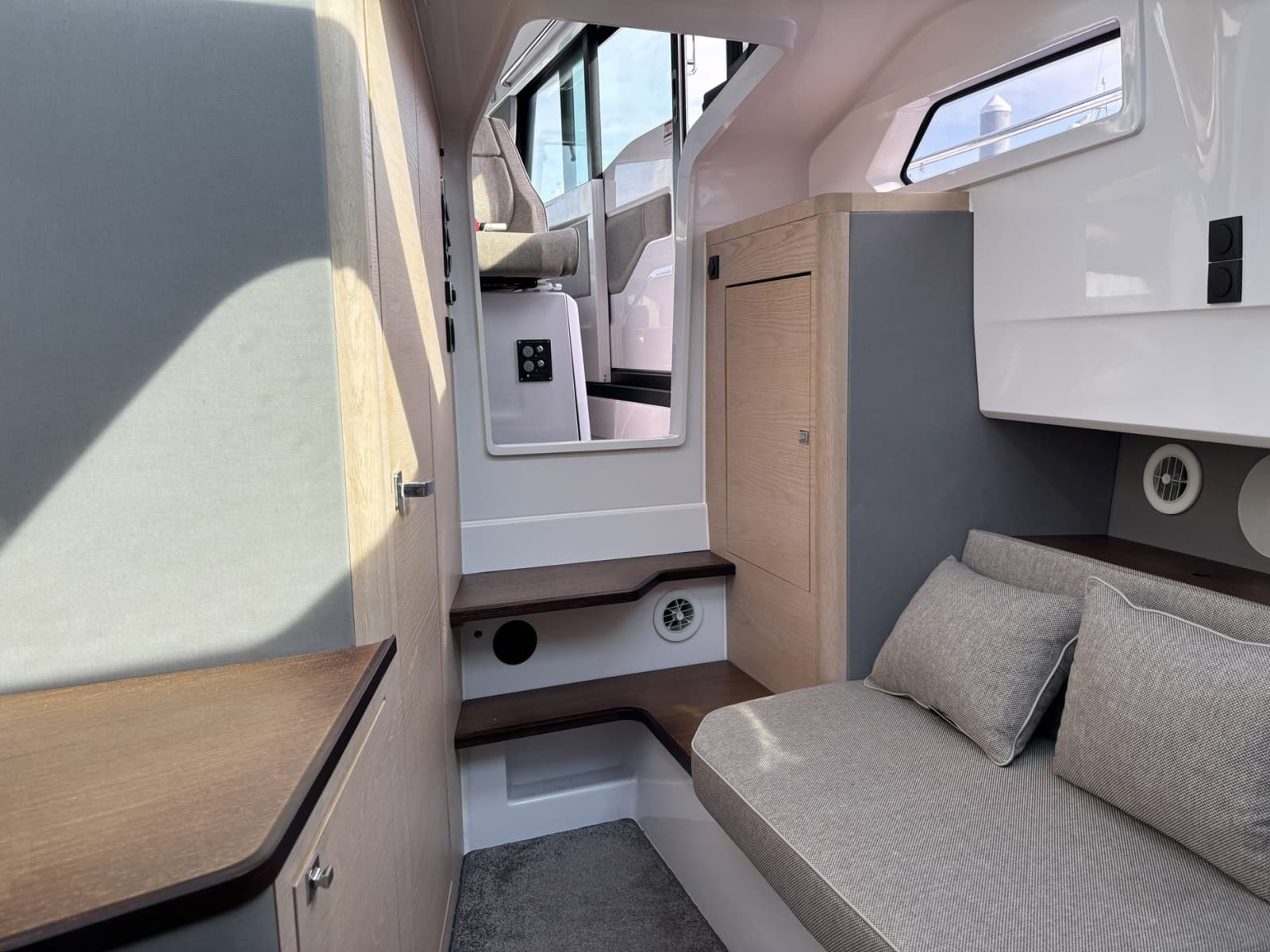 2023 Axopar 45 XC Cross Cabin - Photo 24
