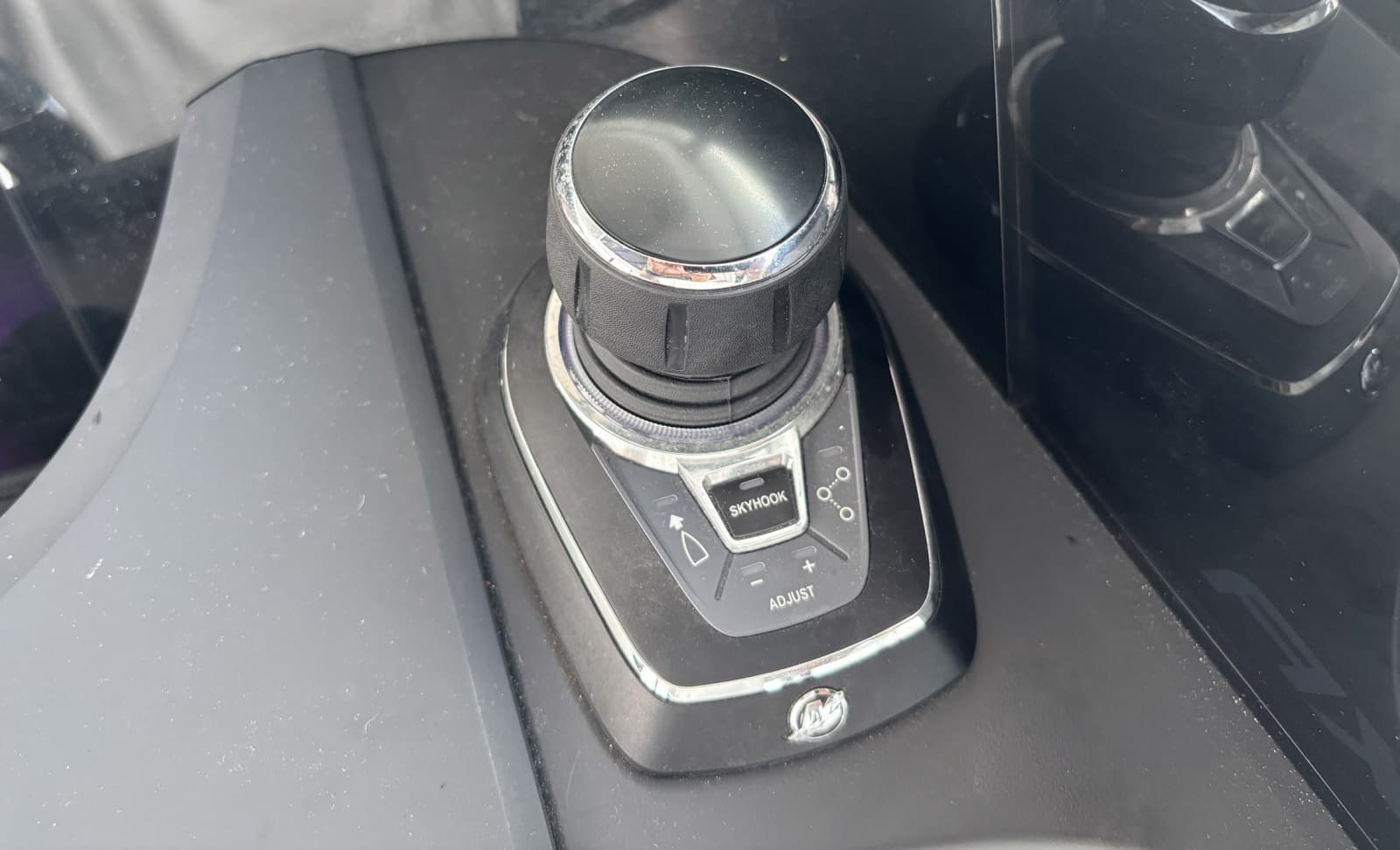 2023 Axopar 45 XC Cross Cabin - Photo 9