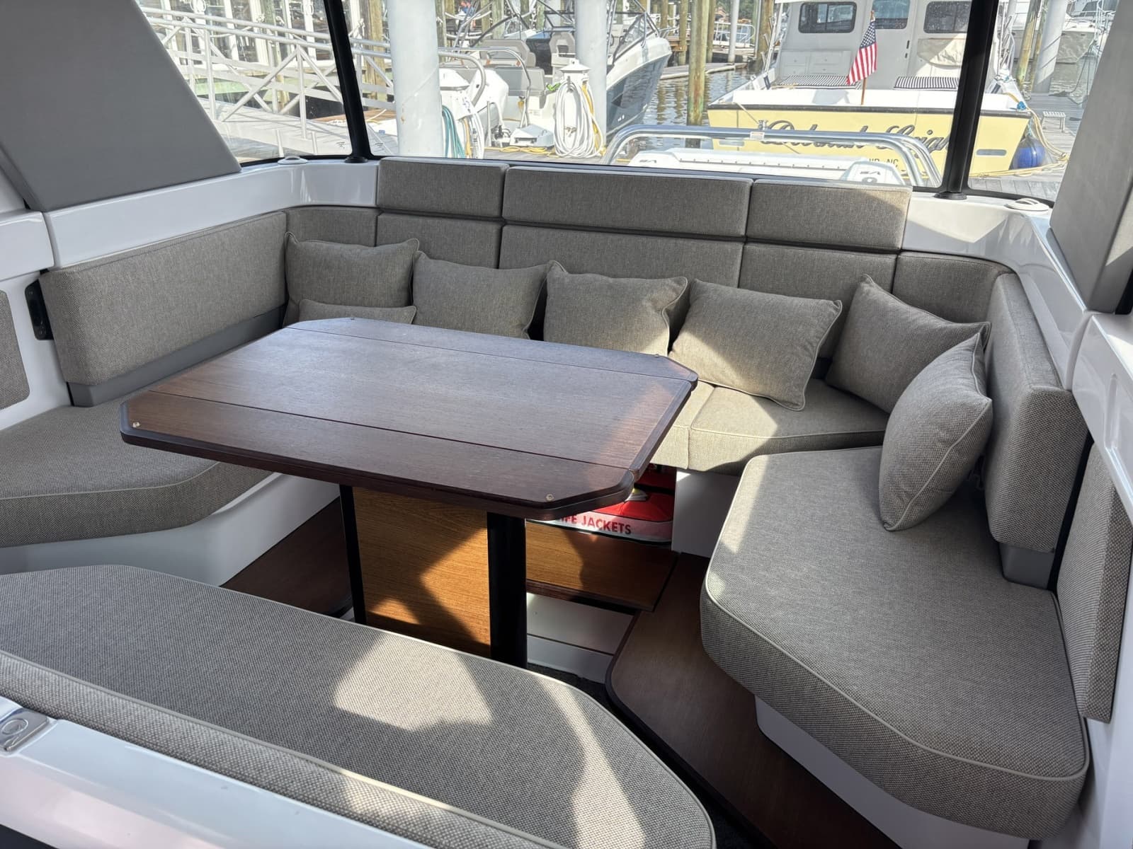 2023 Axopar 45 XC Cross Cabin - Photo 18