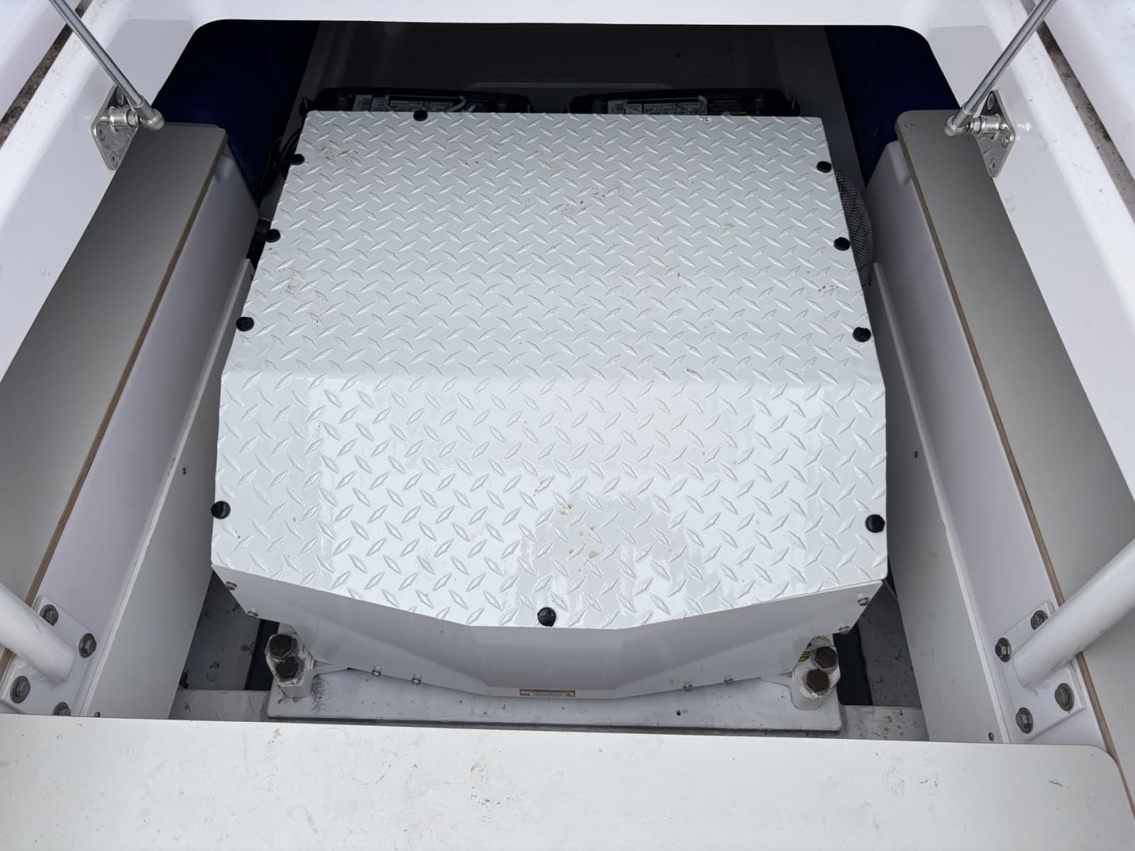 2023 Axopar 45 XC Cross Cabin - Photo 29