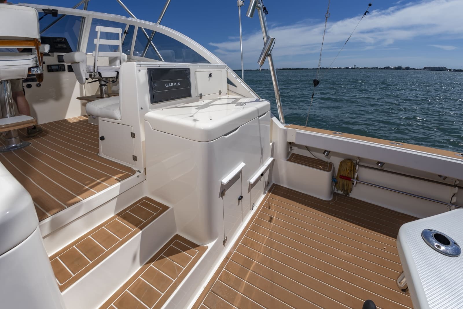 2004 Albemarle 410 Express - Photo 16