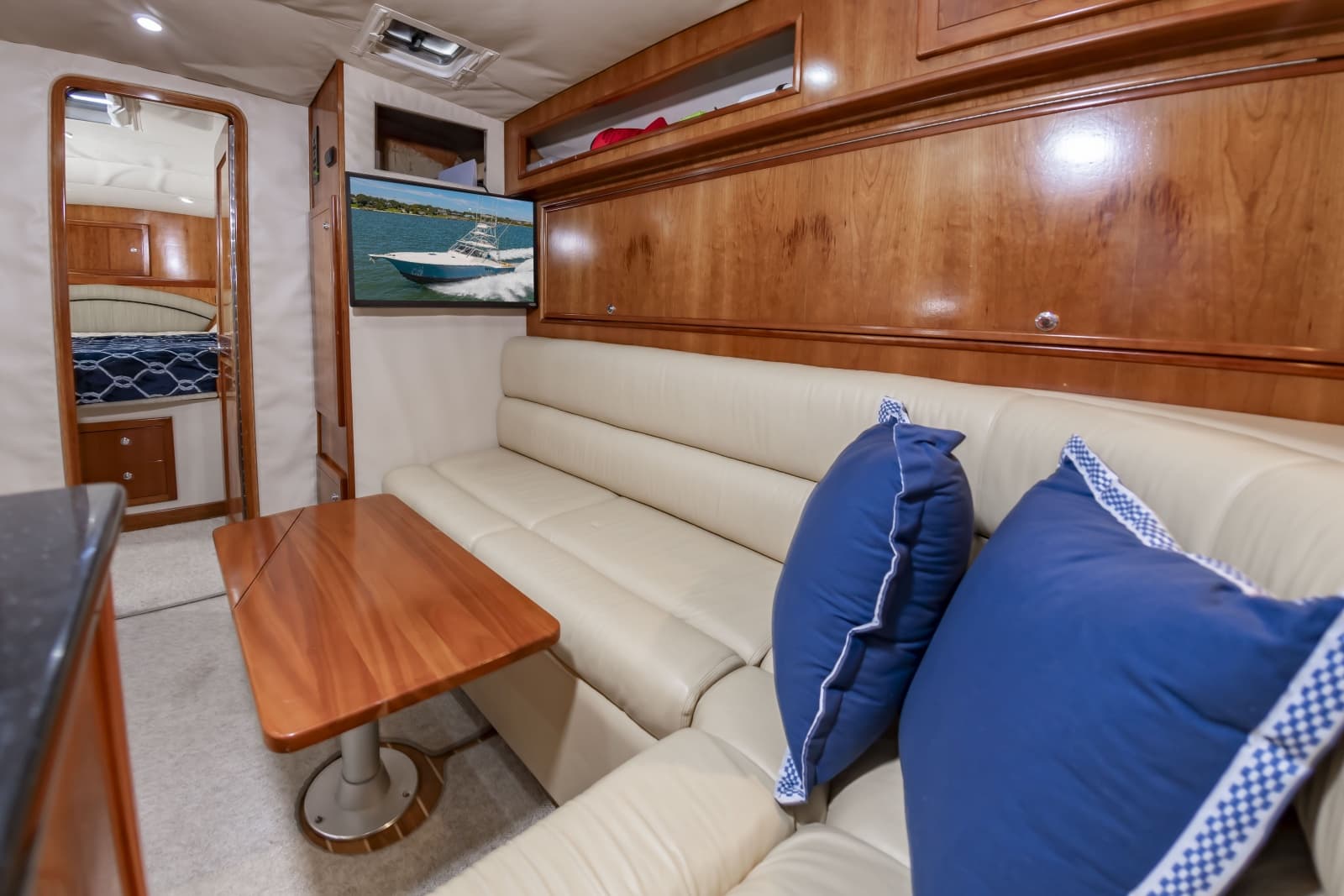 2004 Albemarle 410 Express - Photo 38