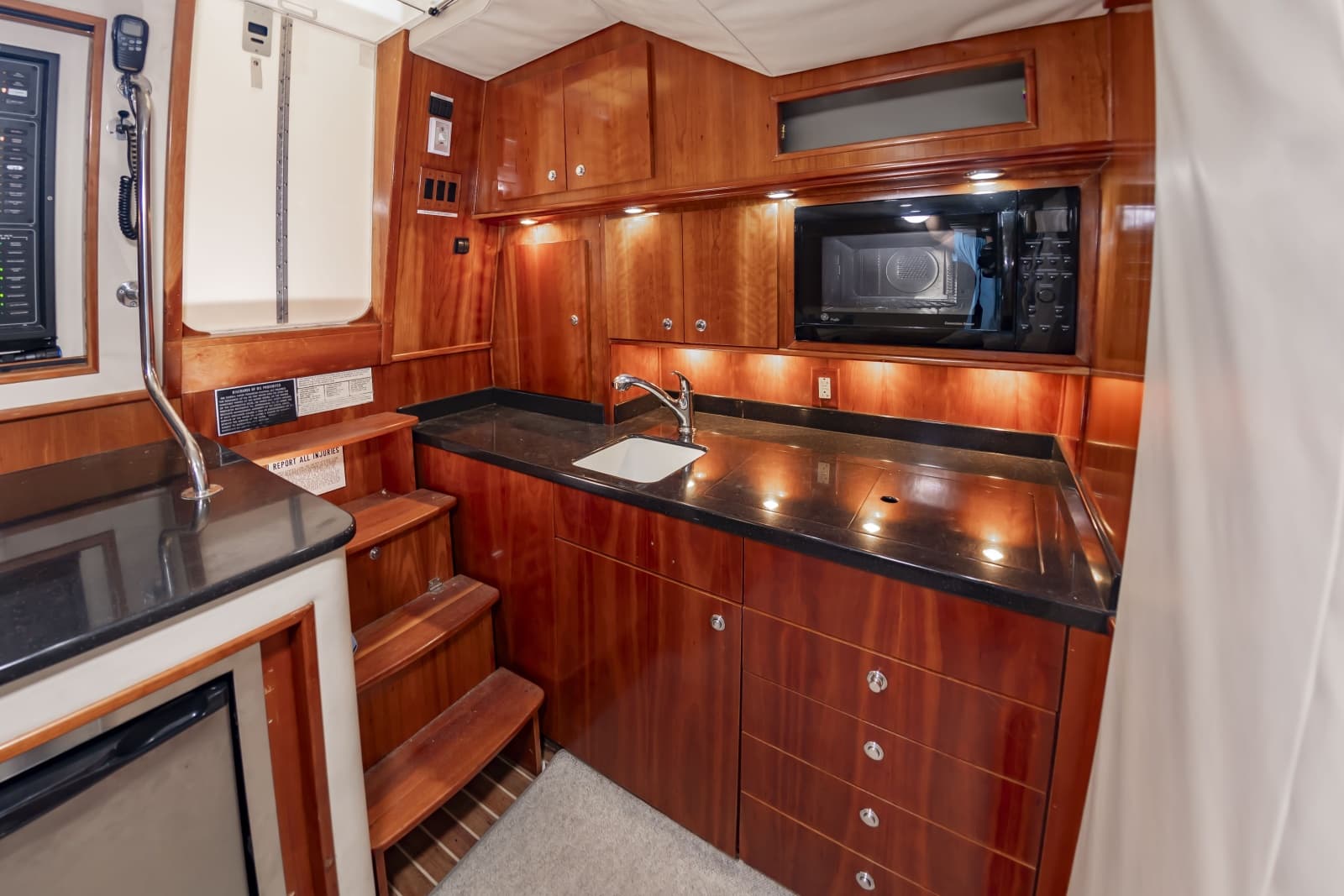 2004 Albemarle 410 Express - Photo 34