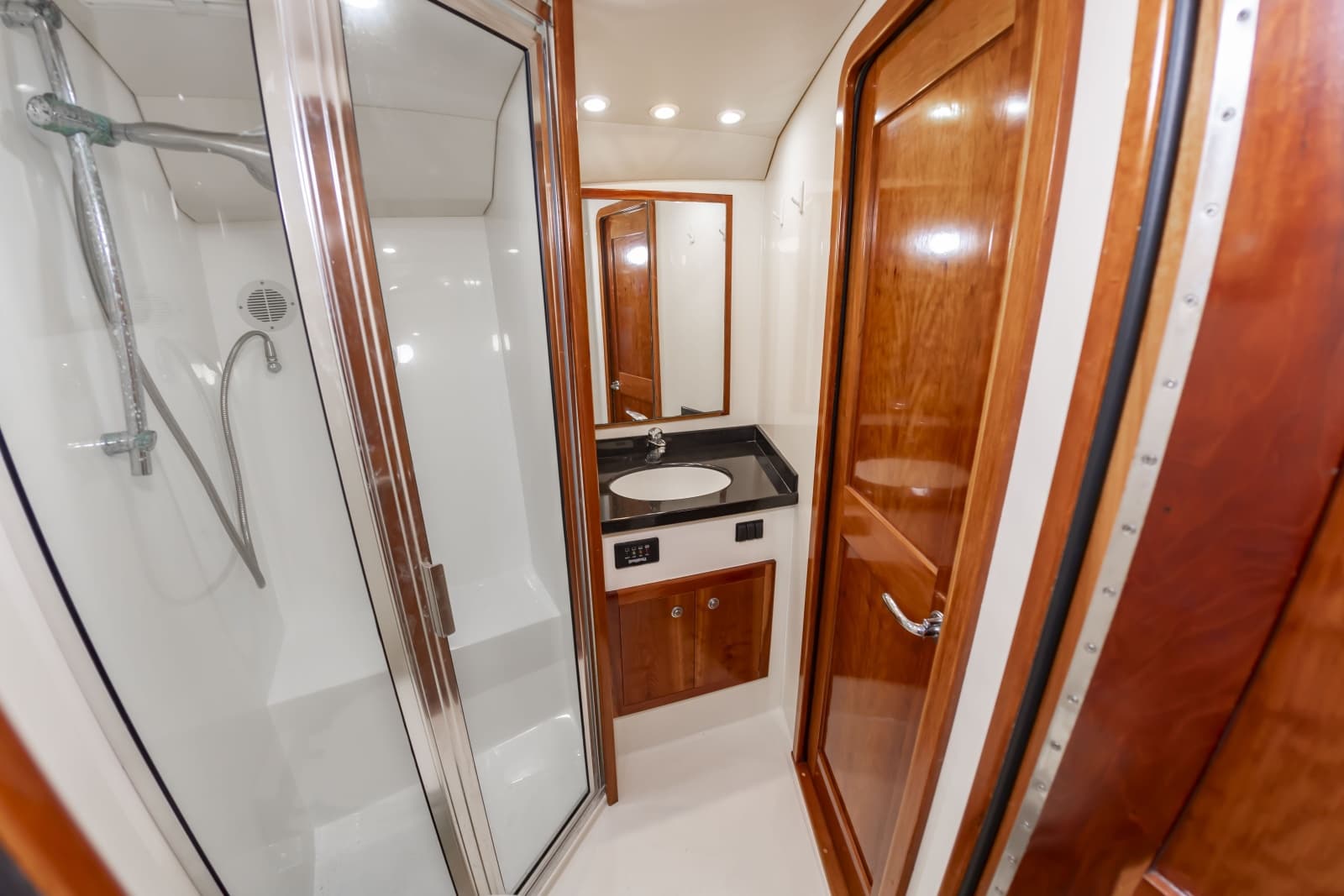 2004 Albemarle 410 Express - Photo 41