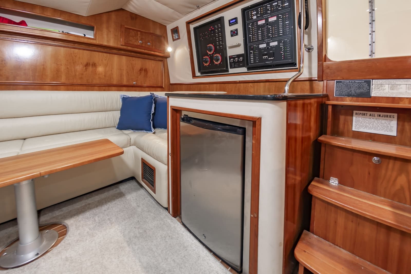 2004 Albemarle 410 Express - Photo 36