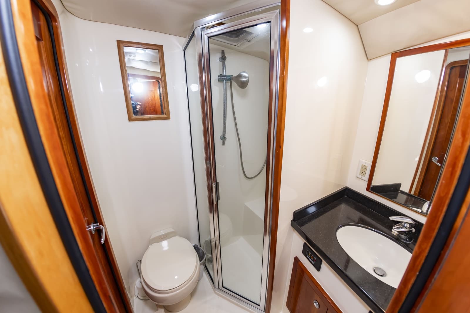 2004 Albemarle 410 Express - Photo 42