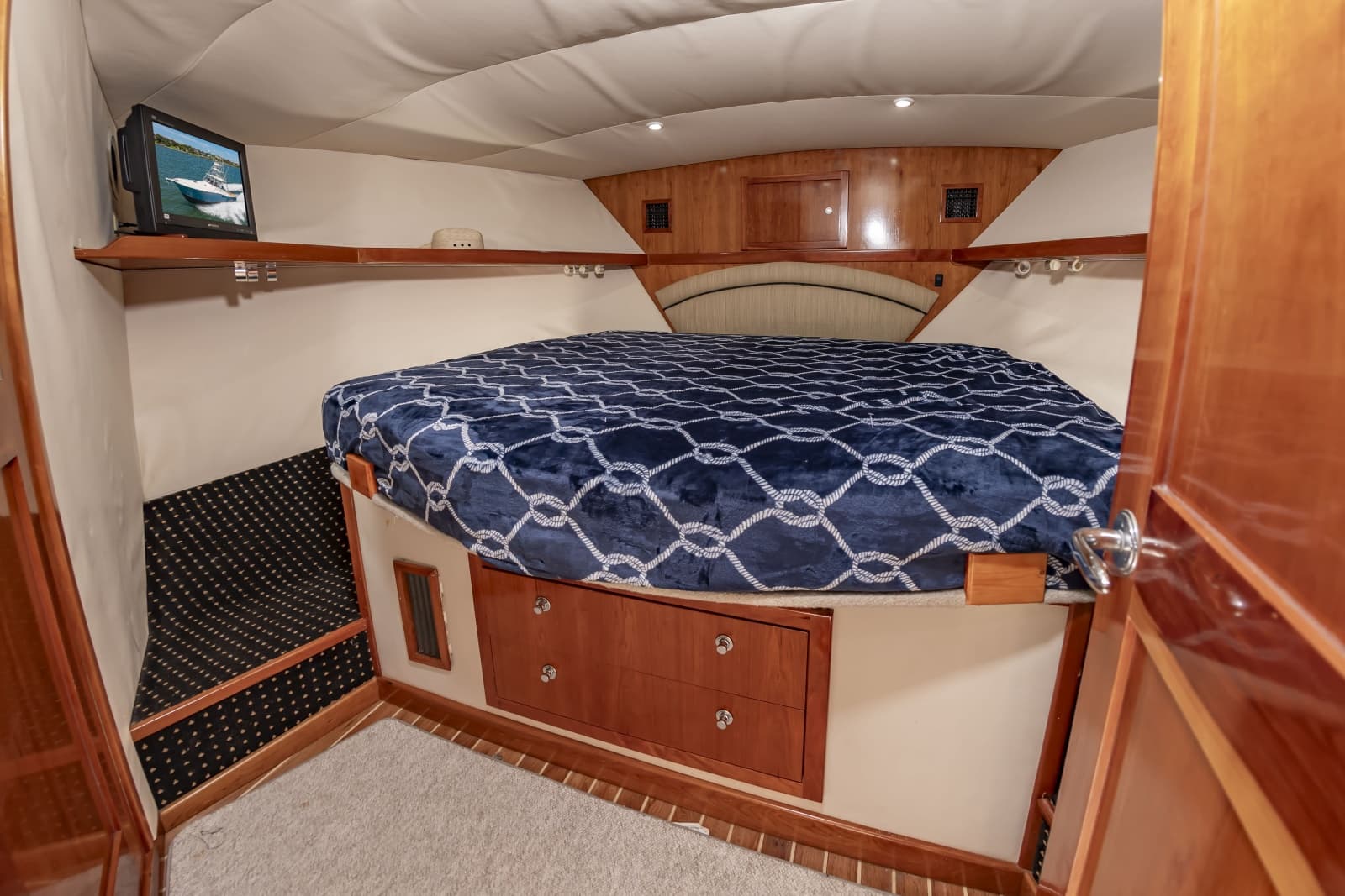 2004 Albemarle 410 Express - Photo 43