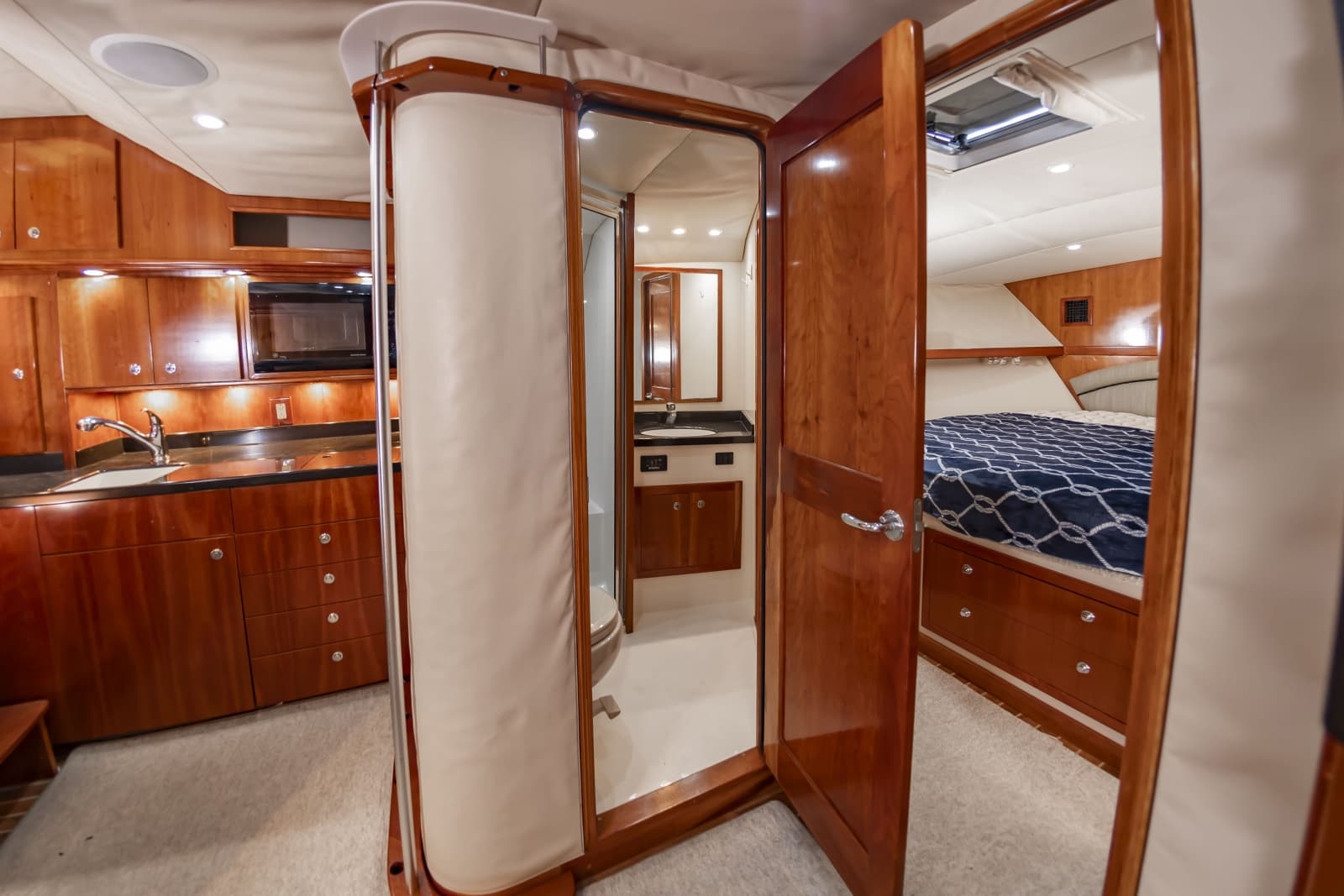 2004 Albemarle 410 Express - Photo 40