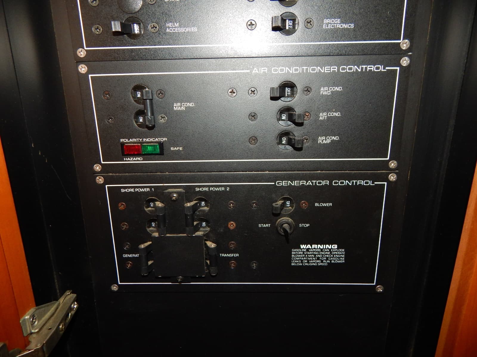 1996 Silverton 37 Convertible - Photo 24