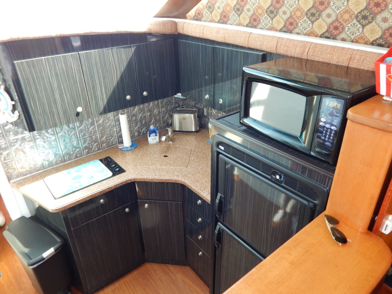1996 Silverton 37 Convertible - Photo 15