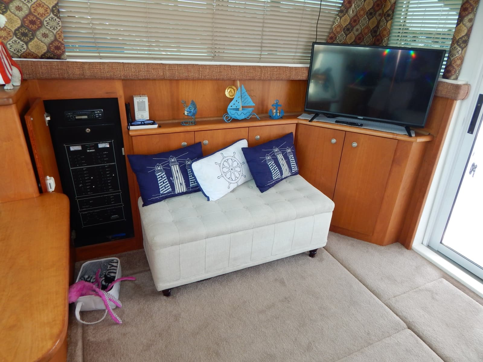 1996 Silverton 37 Convertible - Photo 20