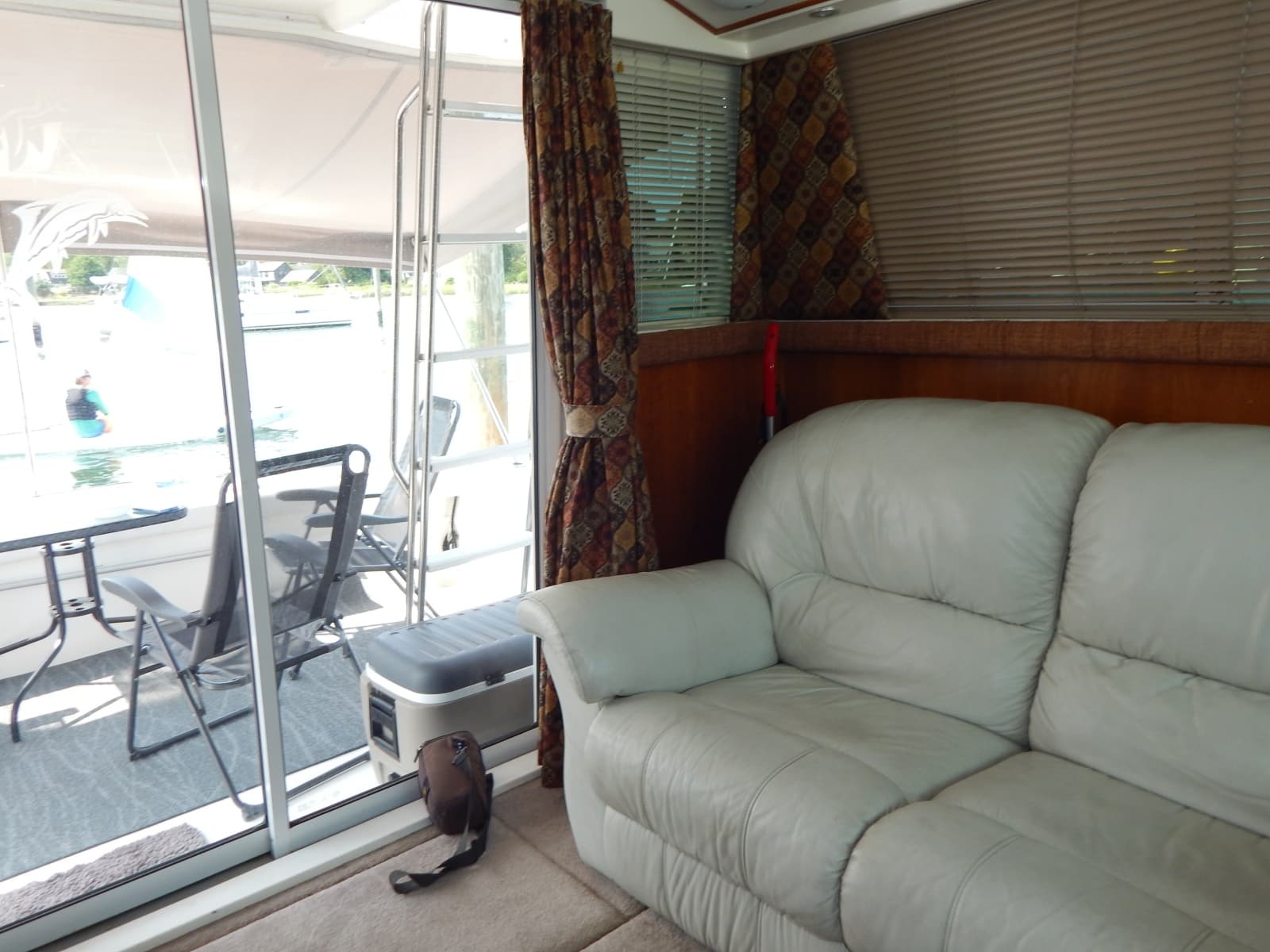 1996 Silverton 37 Convertible - Photo 22