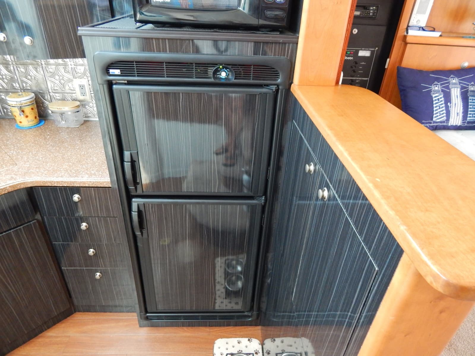 1996 Silverton 37 Convertible - Photo 14